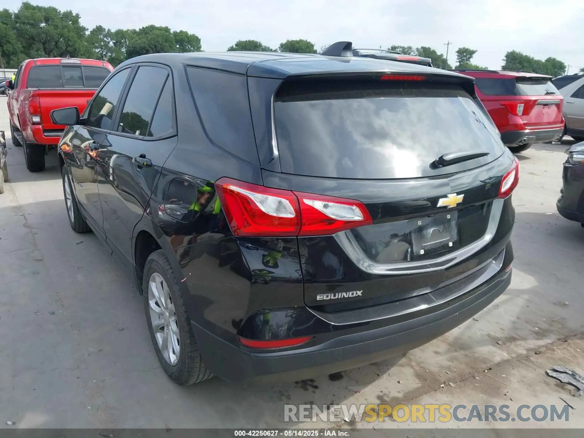 3 fotografías del automóvil dañado 2GNAXHEV9L6164580 CHEVROLET EQUINOX 2020