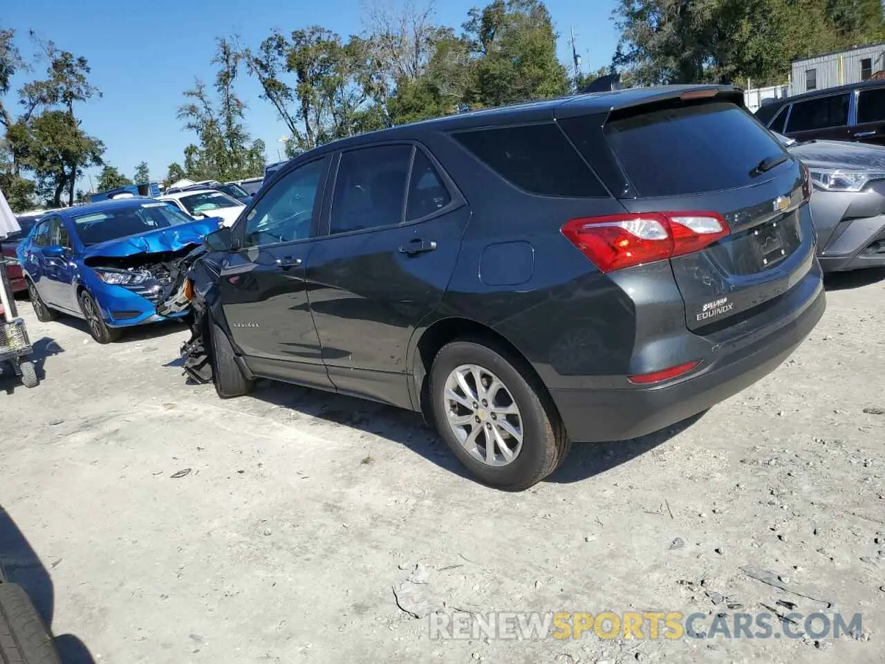2 fotografías del automóvil dañado 2GNAXHEV9L6272343 CHEVROLET EQUINOX 2020