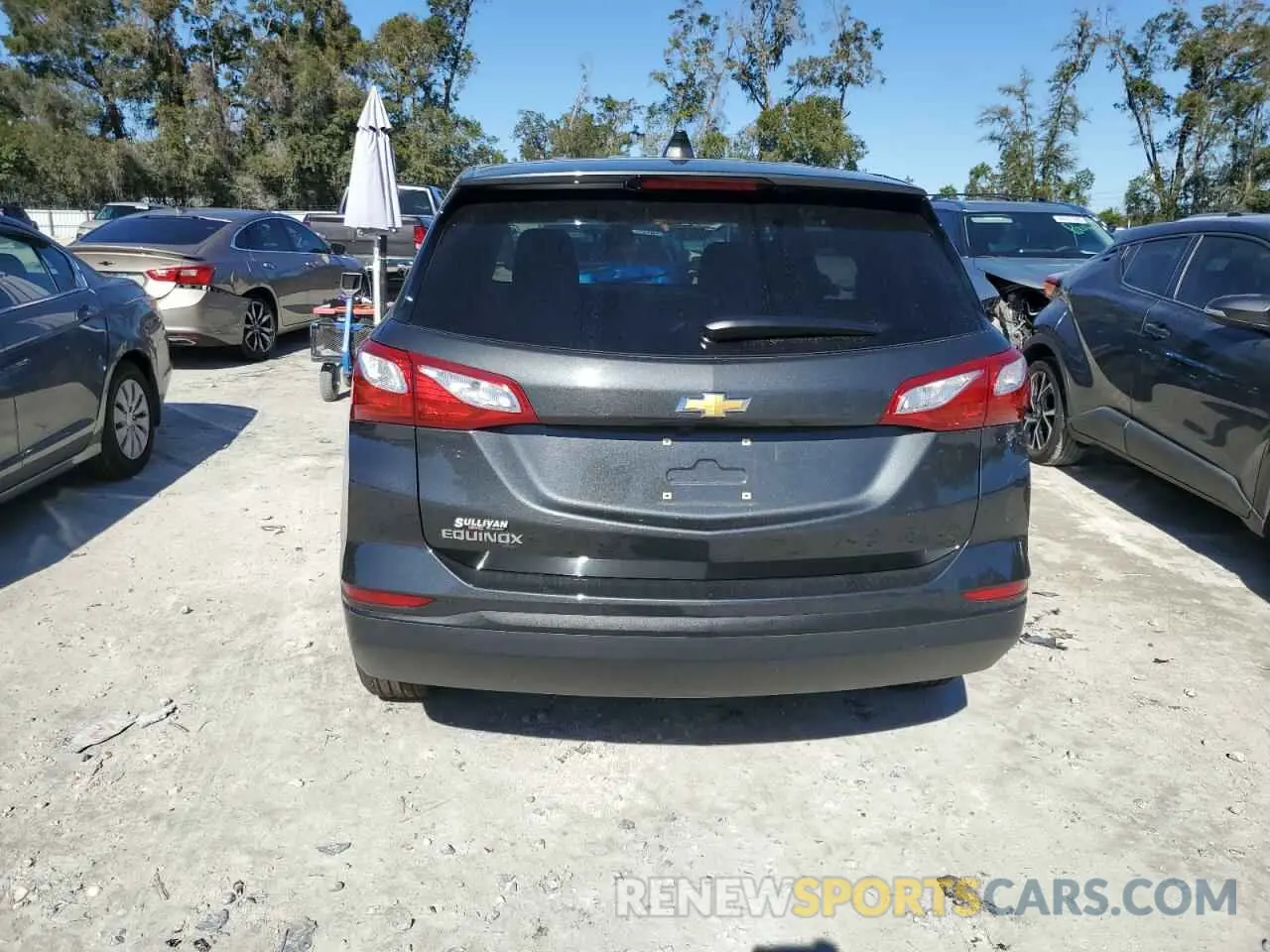 6 fotografías del automóvil dañado 2GNAXHEV9L6272343 CHEVROLET EQUINOX 2020