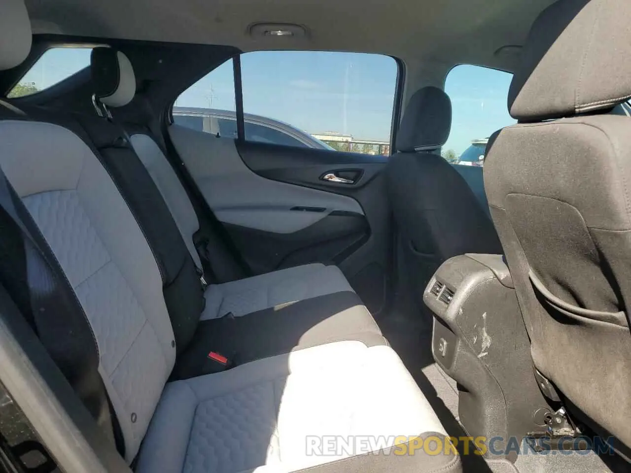 11 fotografías del automóvil dañado 2GNAXHEVXL6282394 CHEVROLET EQUINOX 2020