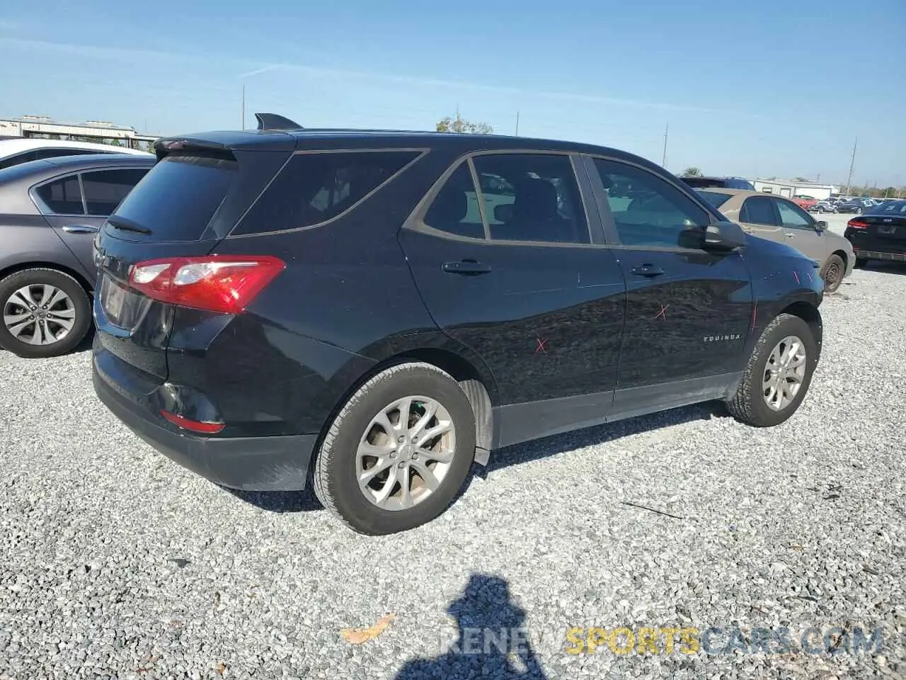 3 fotografías del automóvil dañado 2GNAXHEVXL6282394 CHEVROLET EQUINOX 2020