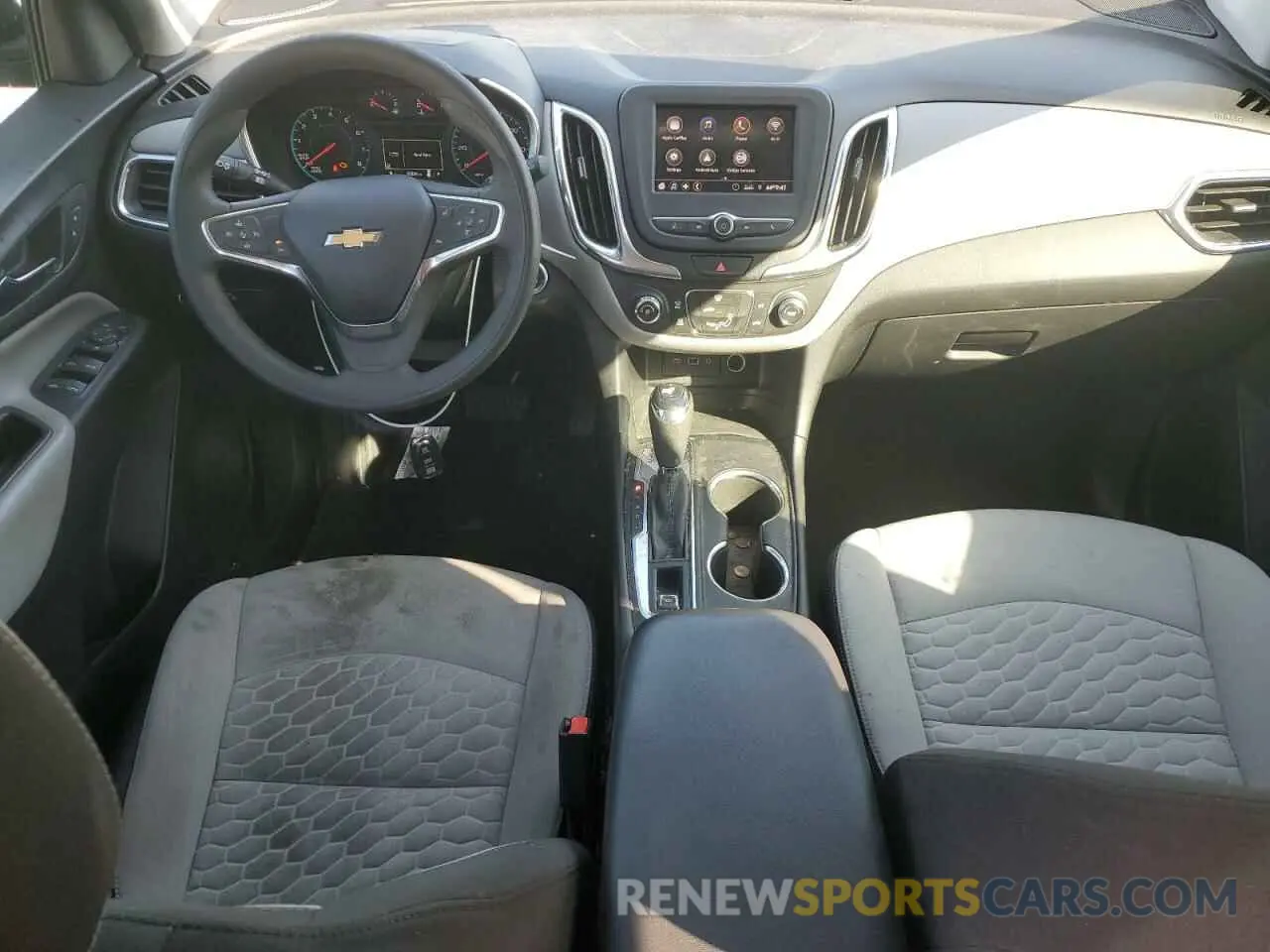 8 fotografías del automóvil dañado 2GNAXHEVXL6282394 CHEVROLET EQUINOX 2020