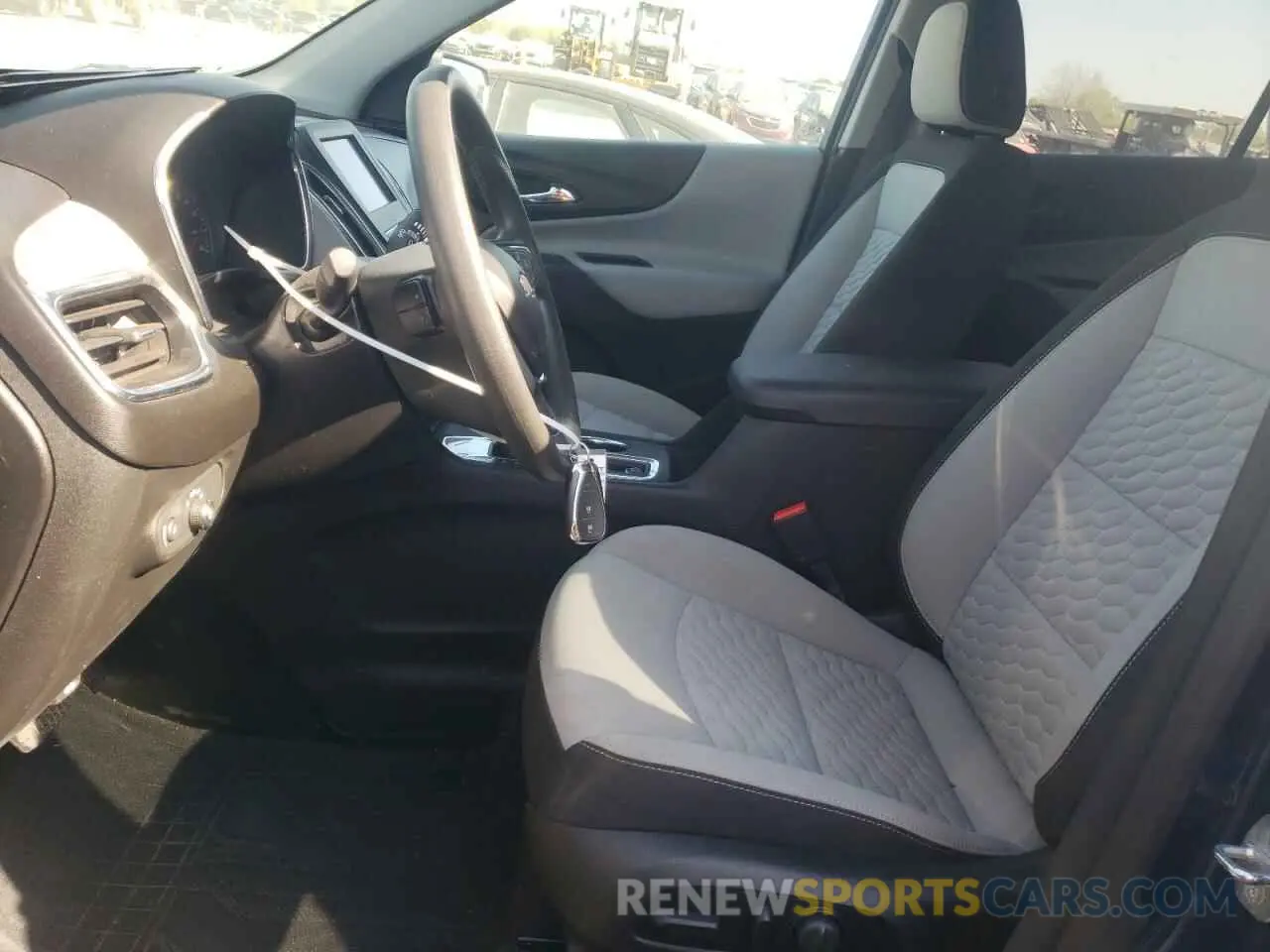 7 fotografías del automóvil dañado 2GNAXJEV0L6170579 CHEVROLET EQUINOX 2020