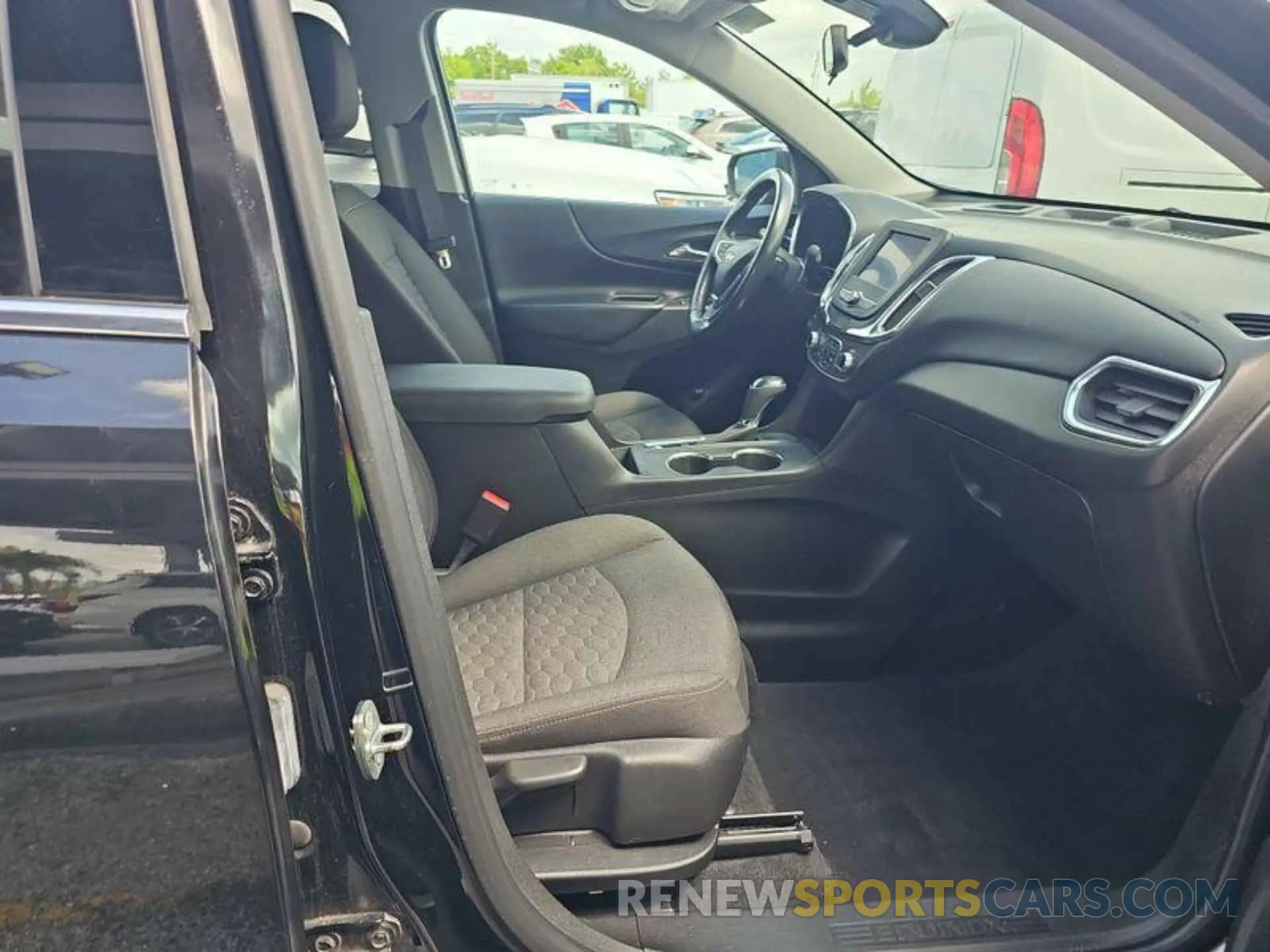 12 fotografías del automóvil dañado 2GNAXJEV0L6231932 CHEVROLET EQUINOX 2020