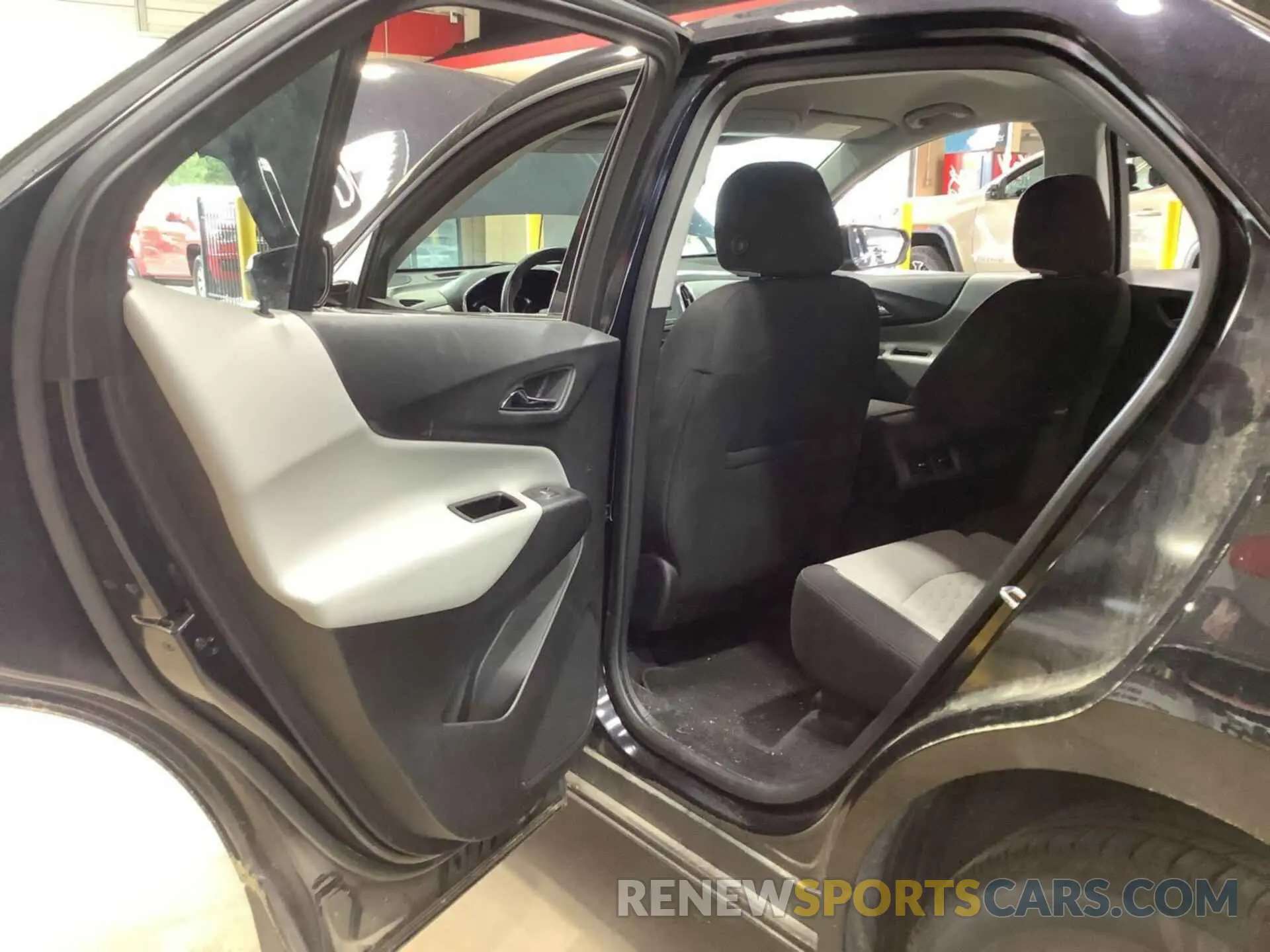 29 fotografías del automóvil dañado 2GNAXJEV1L6199217 CHEVROLET EQUINOX 2020
