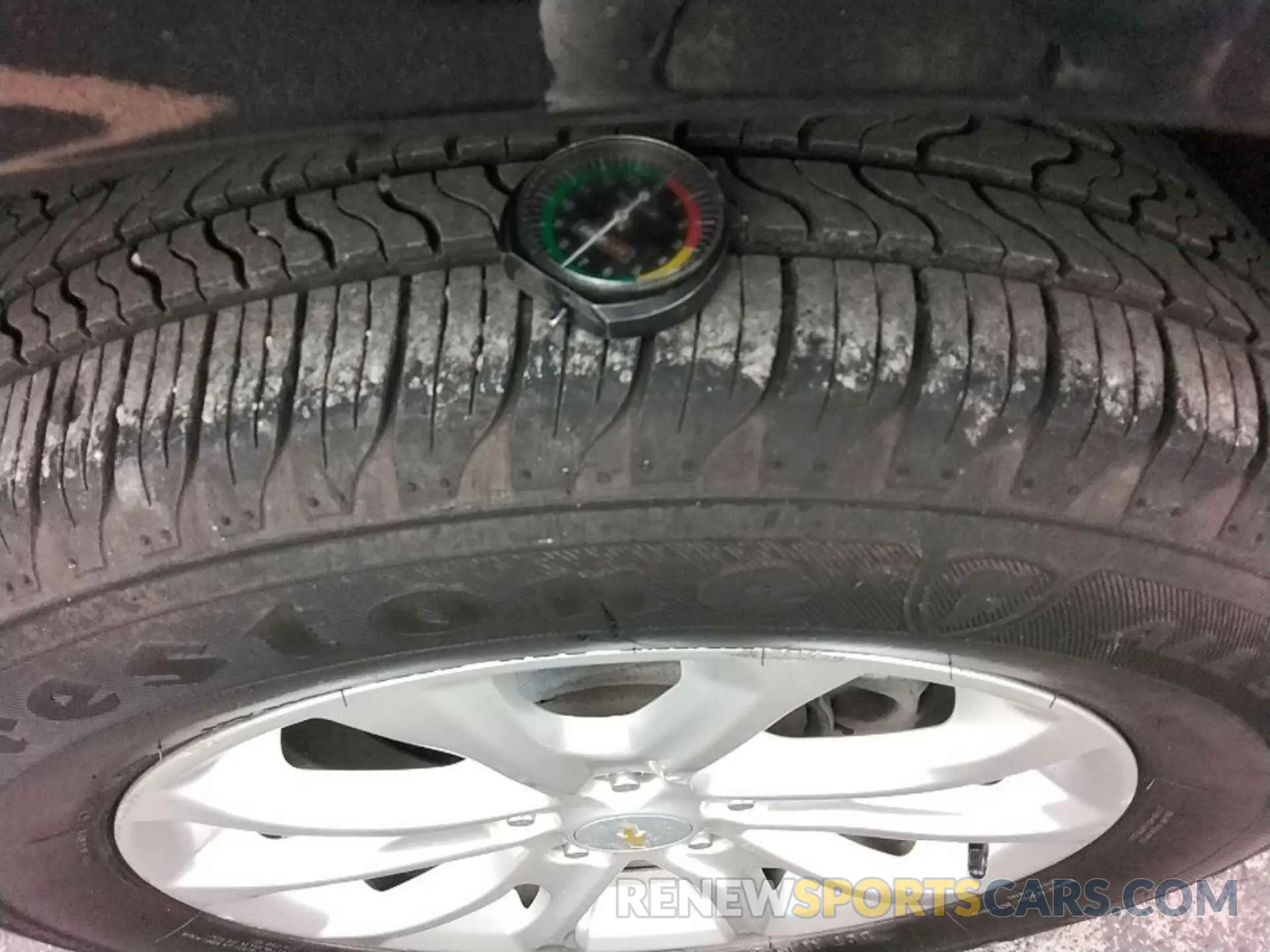 17 fotografías del automóvil dañado 2GNAXJEV1L6236315 CHEVROLET EQUINOX 2020