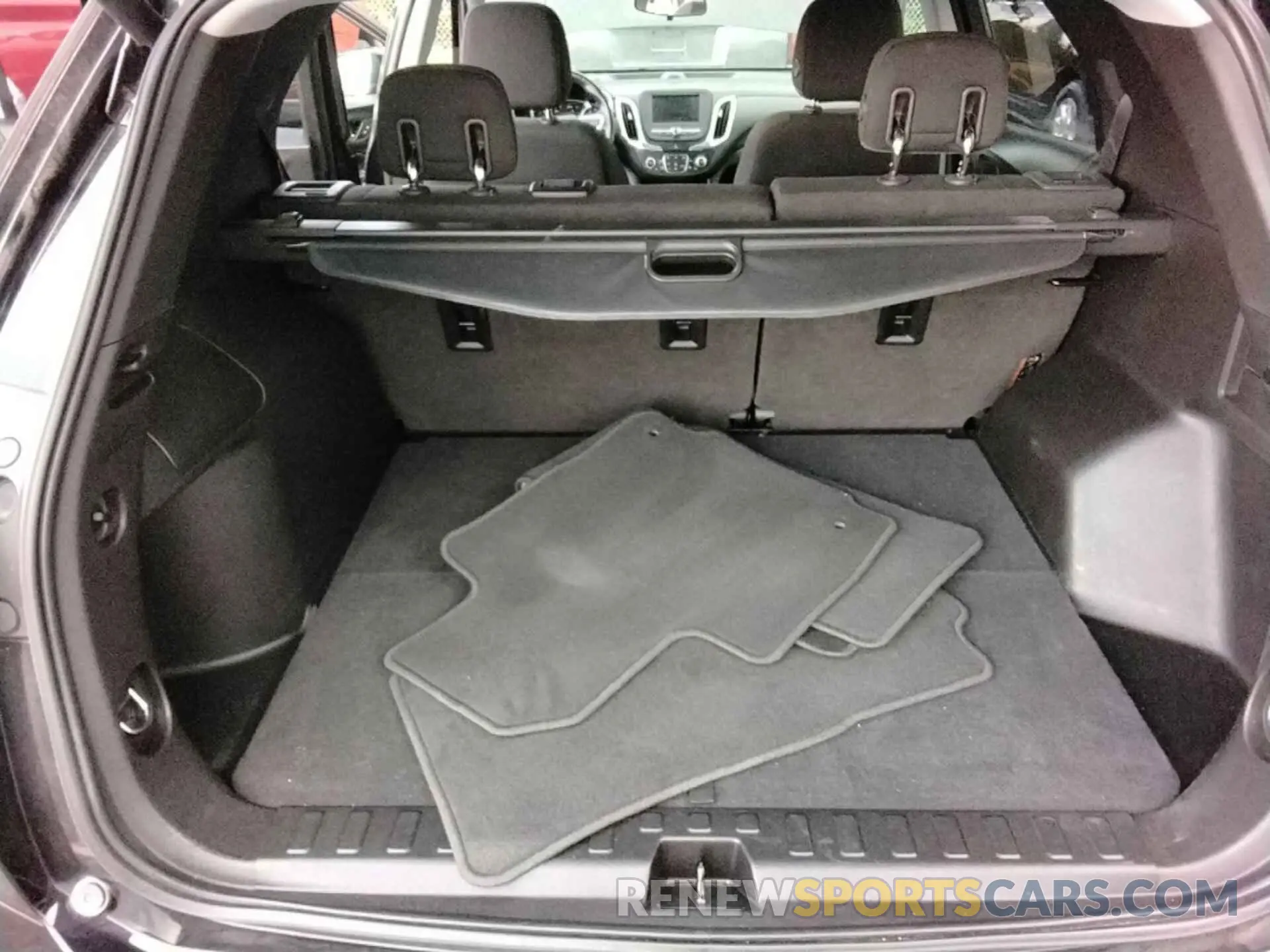 6 fotografías del automóvil dañado 2GNAXJEV1L6236315 CHEVROLET EQUINOX 2020