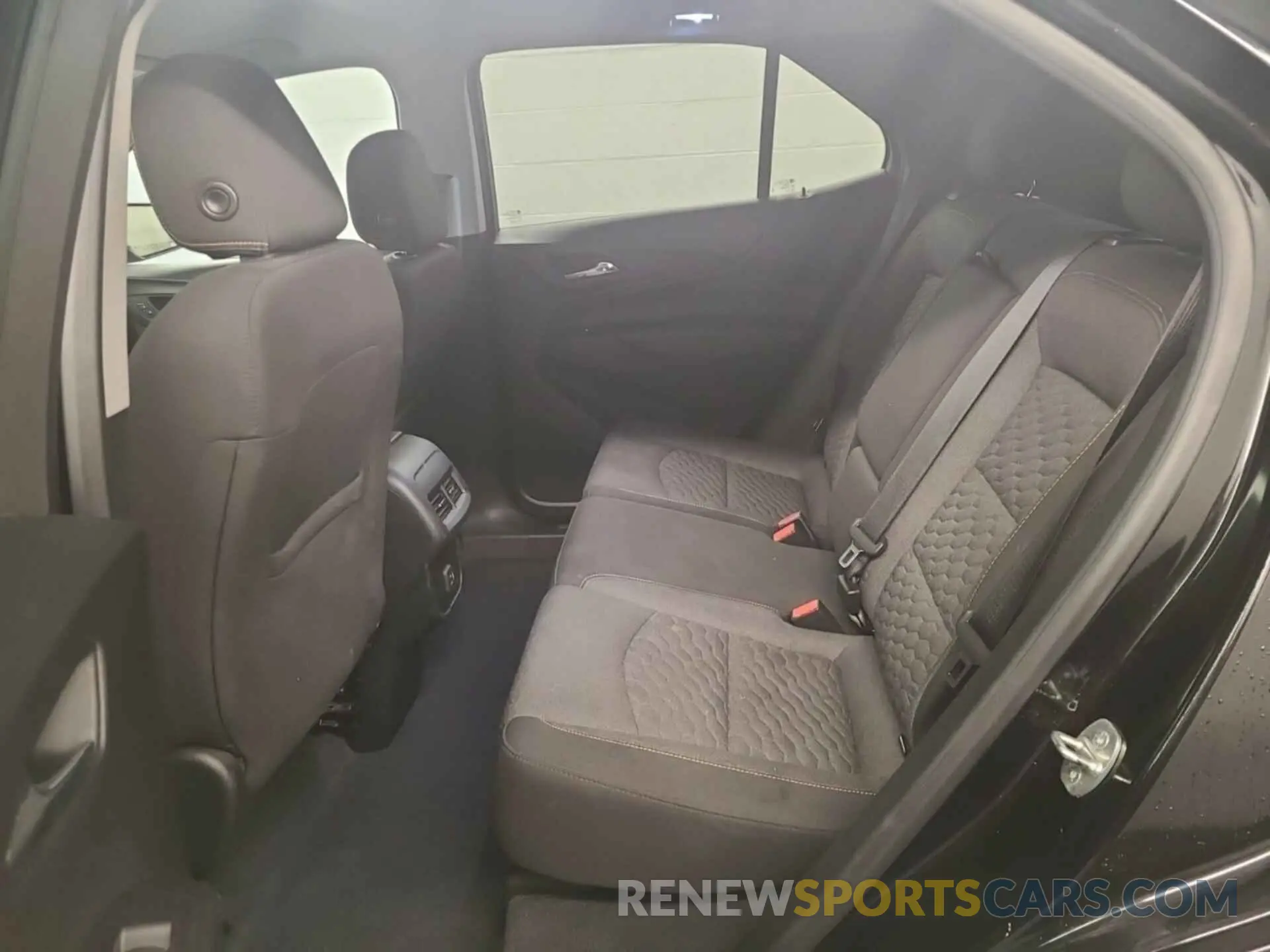 17 fotografías del automóvil dañado 2GNAXJEV1L6236489 CHEVROLET EQUINOX 2020