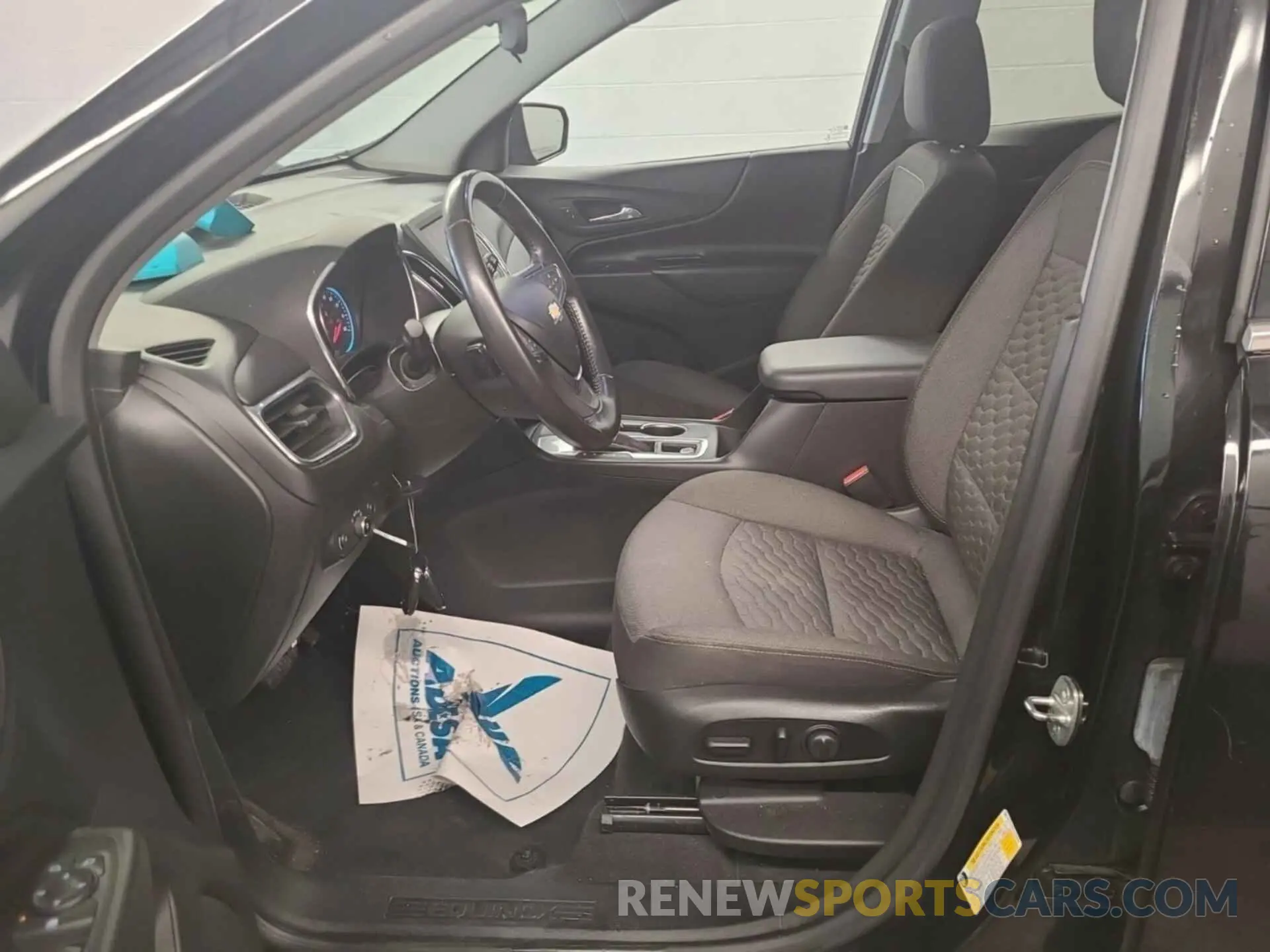 2 fotografías del automóvil dañado 2GNAXJEV1L6236489 CHEVROLET EQUINOX 2020