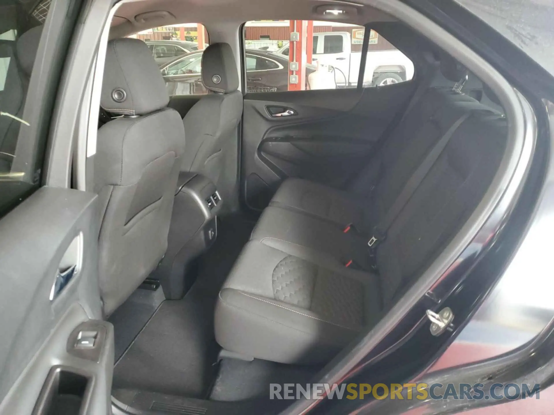 5 fotografías del automóvil dañado 2GNAXJEV1L6240350 CHEVROLET EQUINOX 2020