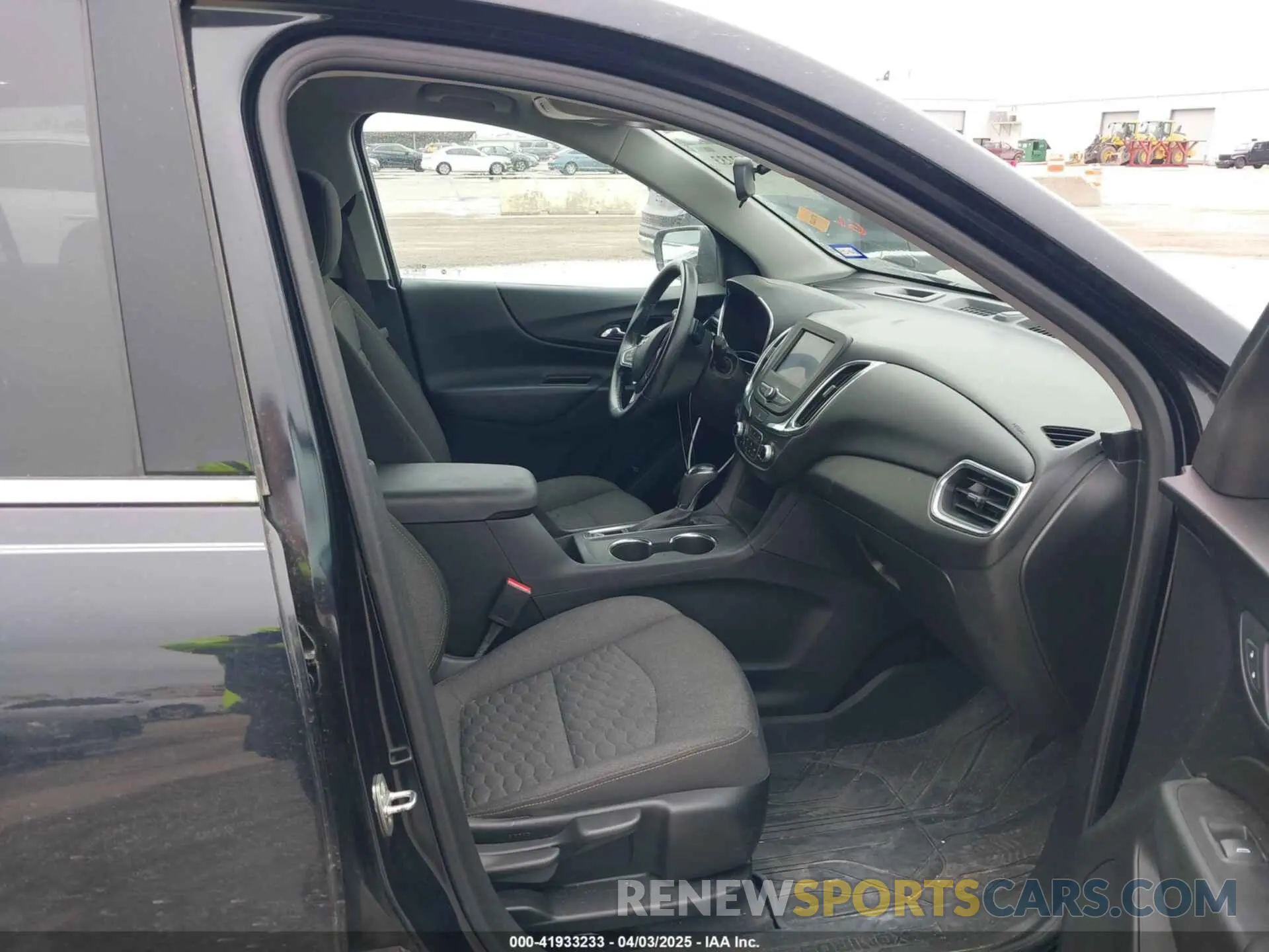 5 fotografías del automóvil dañado 2GNAXJEV2L6136692 CHEVROLET EQUINOX 2020