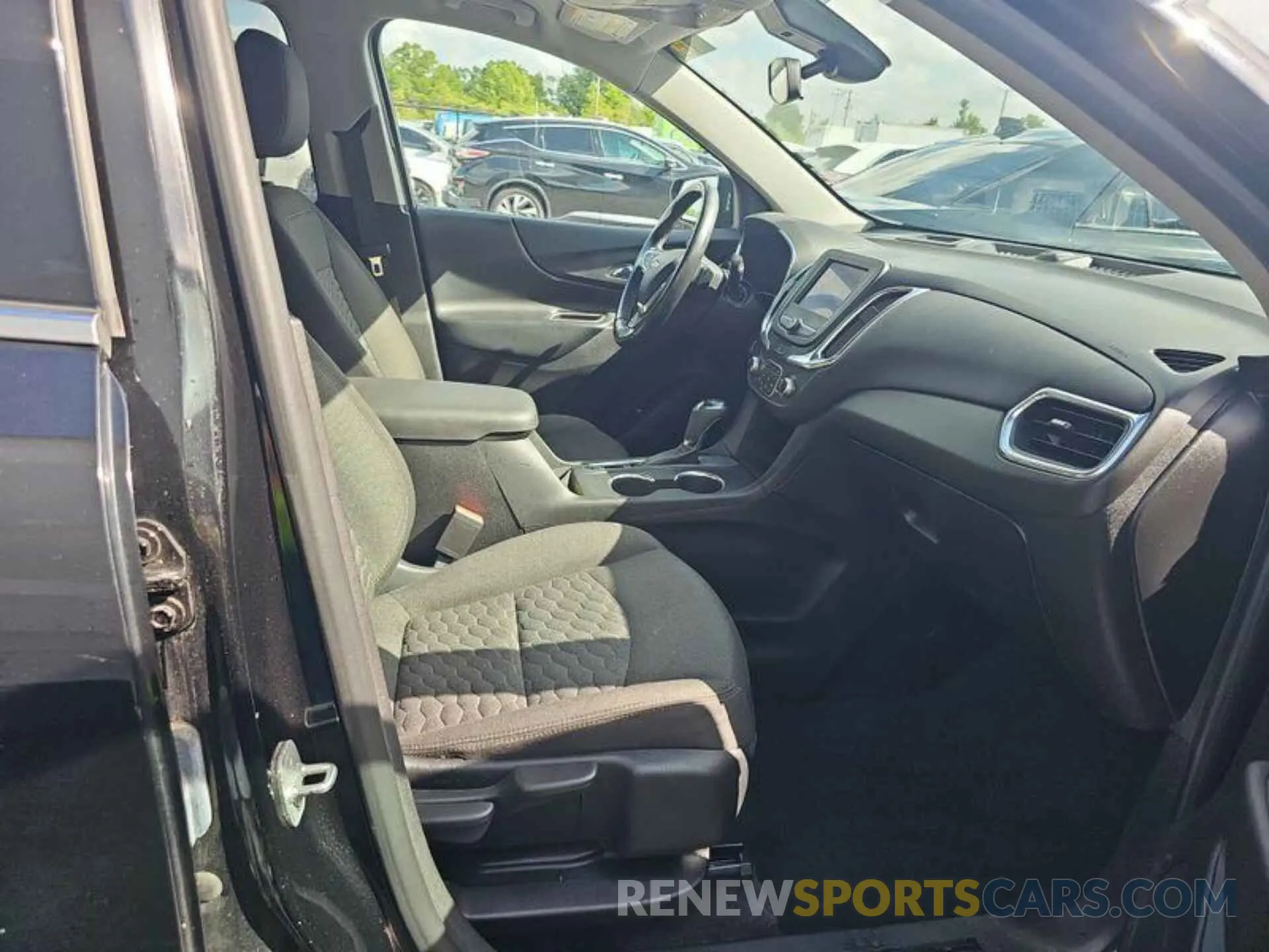 21 fotografías del automóvil dañado 2GNAXJEV2L6230877 CHEVROLET EQUINOX 2020
