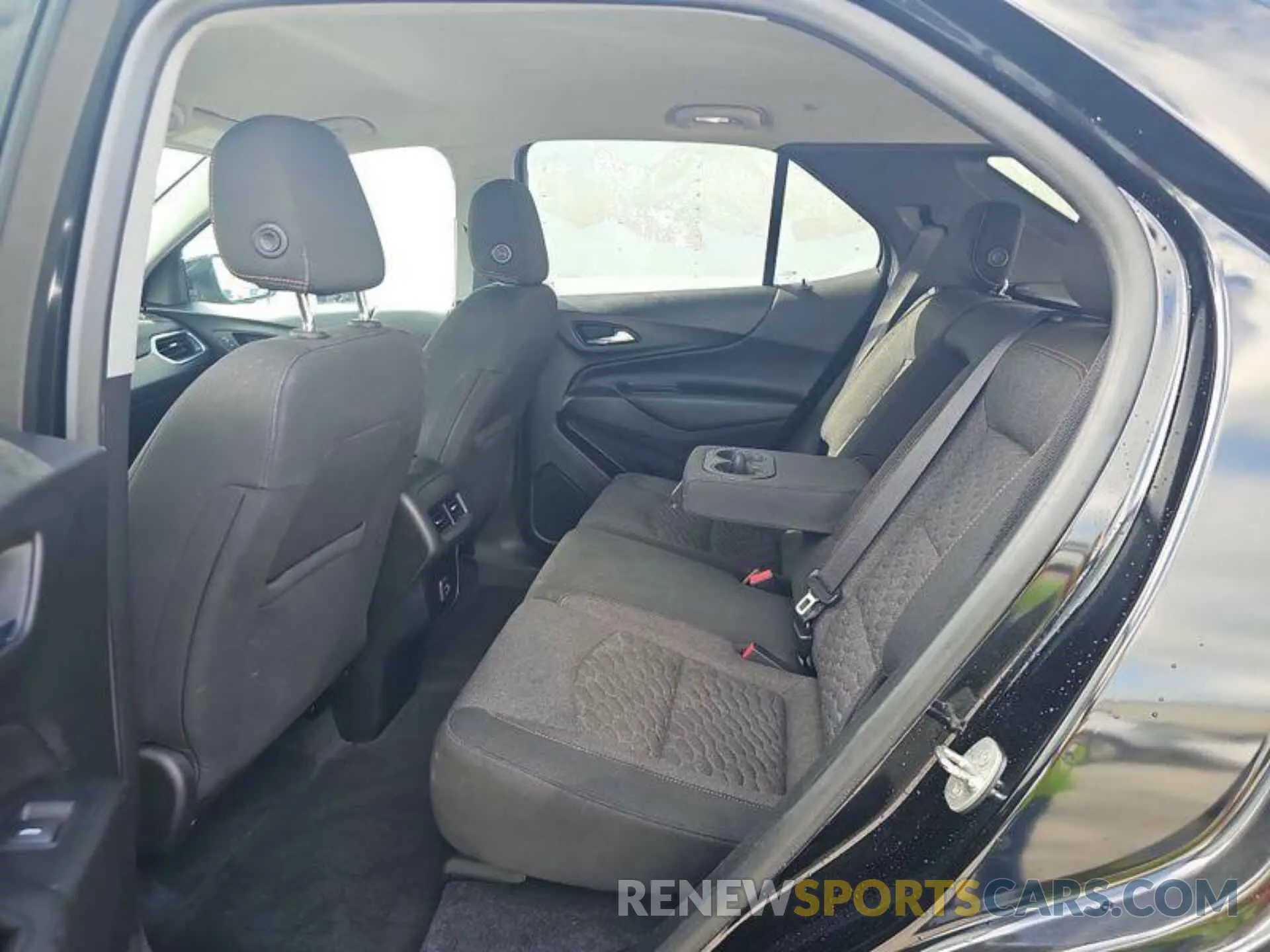 4 fotografías del automóvil dañado 2GNAXJEV2L6230877 CHEVROLET EQUINOX 2020