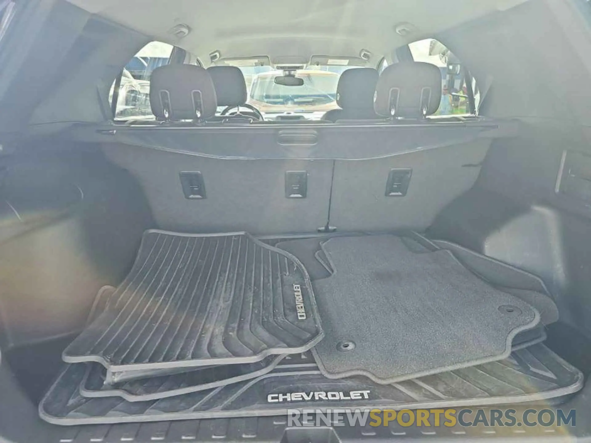 5 fotografías del automóvil dañado 2GNAXJEV2L6230877 CHEVROLET EQUINOX 2020