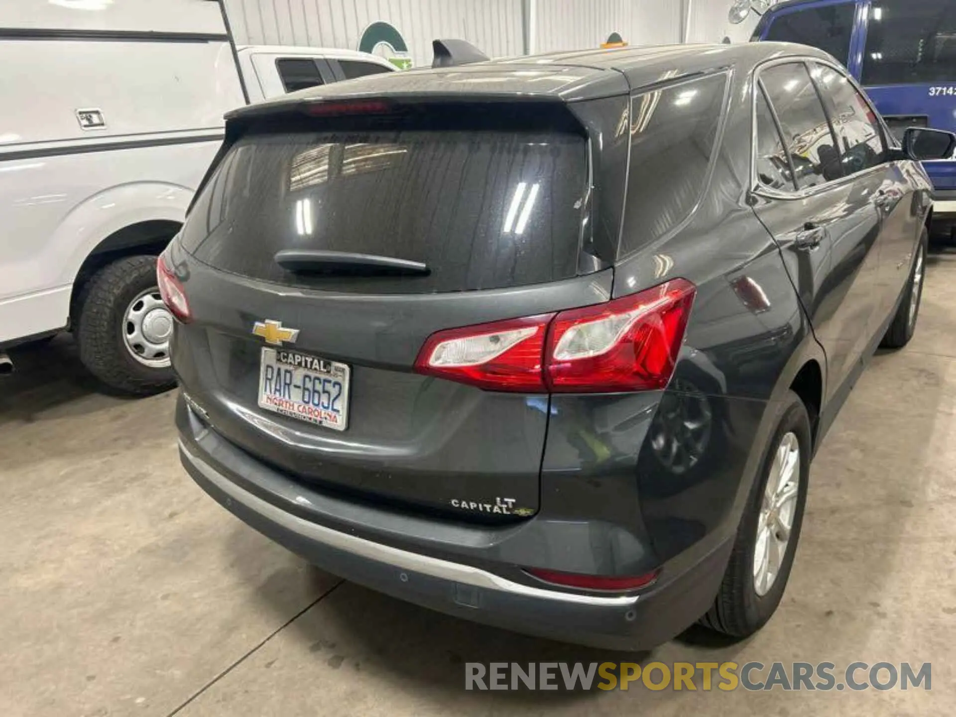 2 fotografías del automóvil dañado 2GNAXJEV2L6232063 CHEVROLET EQUINOX 2020