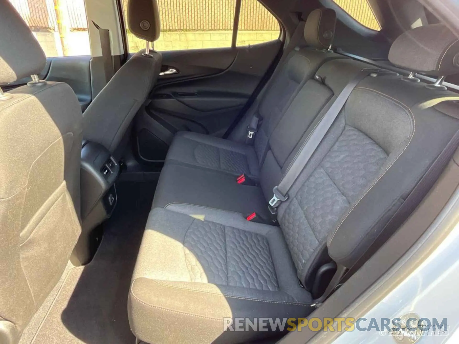 7 fotografías del automóvil dañado 2GNAXJEV2L6244584 CHEVROLET EQUINOX 2020