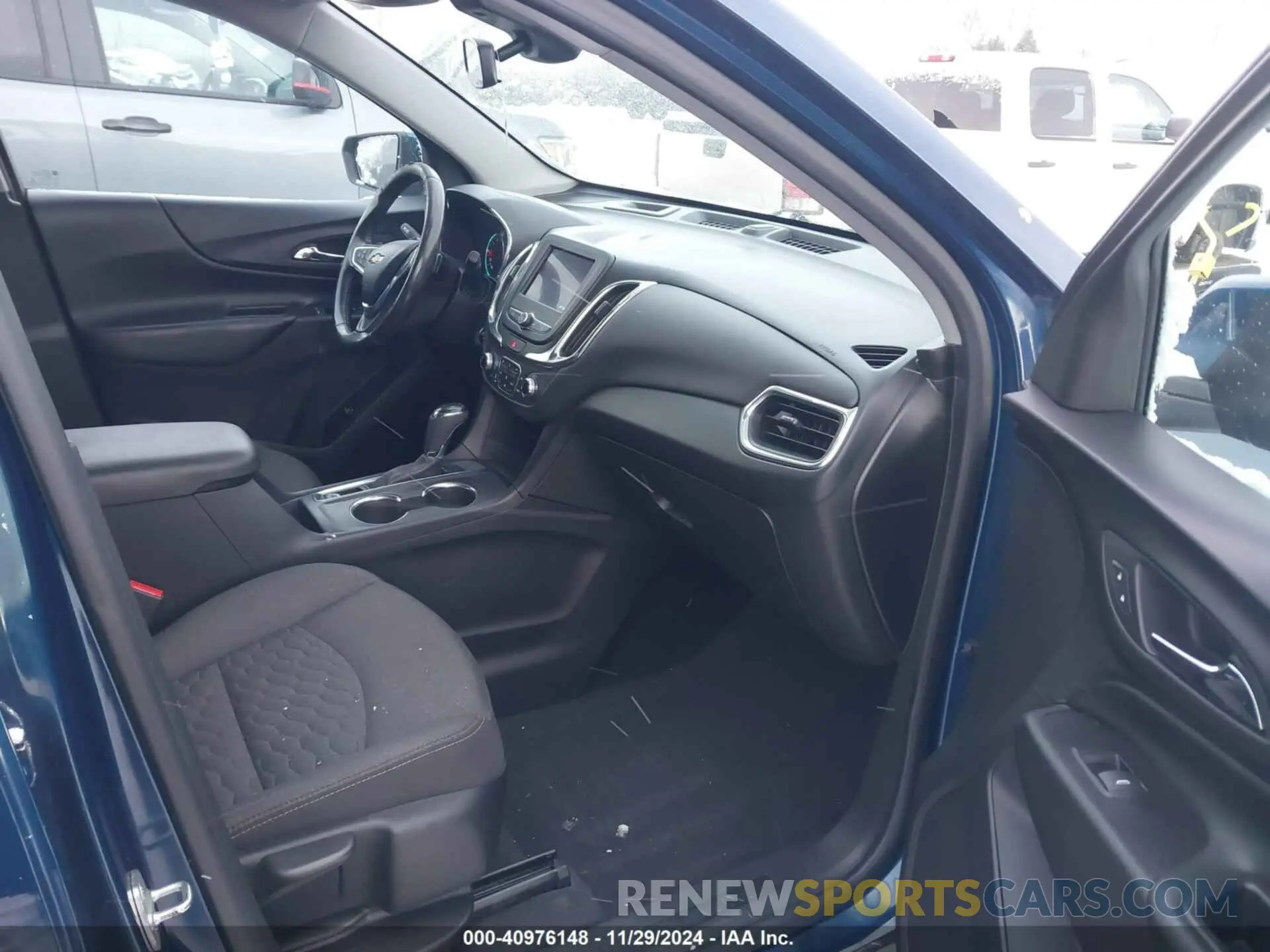 5 fotografías del automóvil dañado 2GNAXJEV3L6116175 CHEVROLET EQUINOX 2020