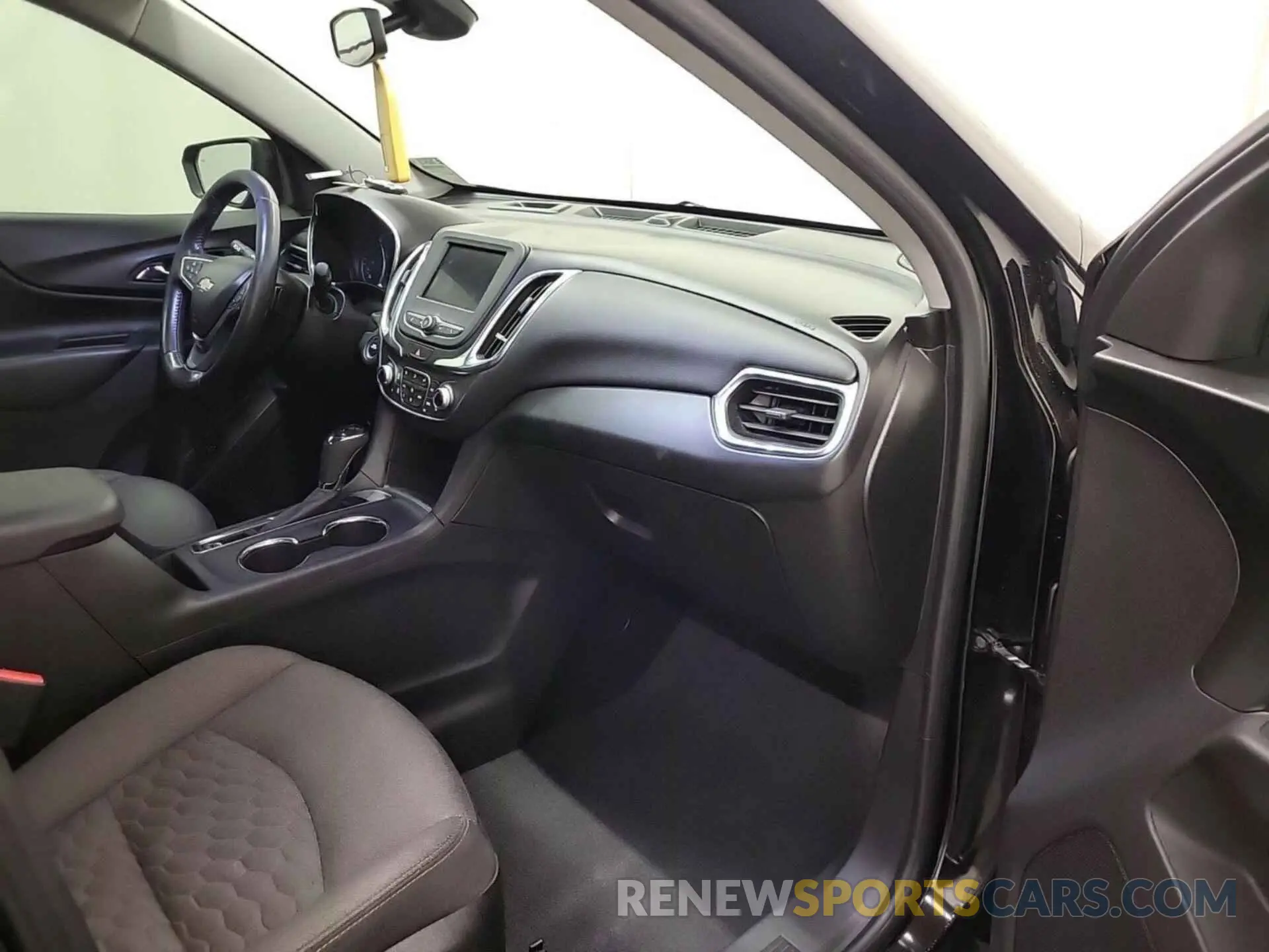 21 fotografías del automóvil dañado 2GNAXJEV3L6232282 CHEVROLET EQUINOX 2020