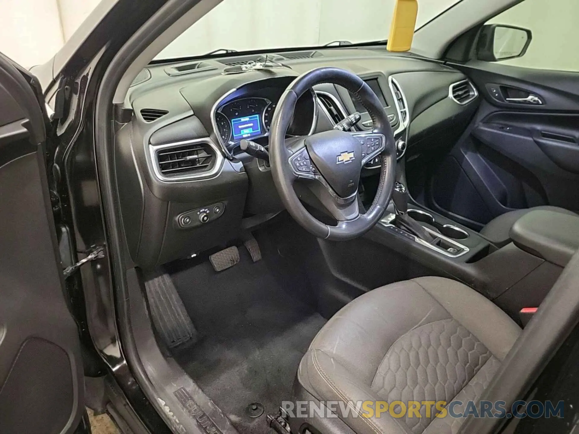 8 fotografías del automóvil dañado 2GNAXJEV3L6232282 CHEVROLET EQUINOX 2020
