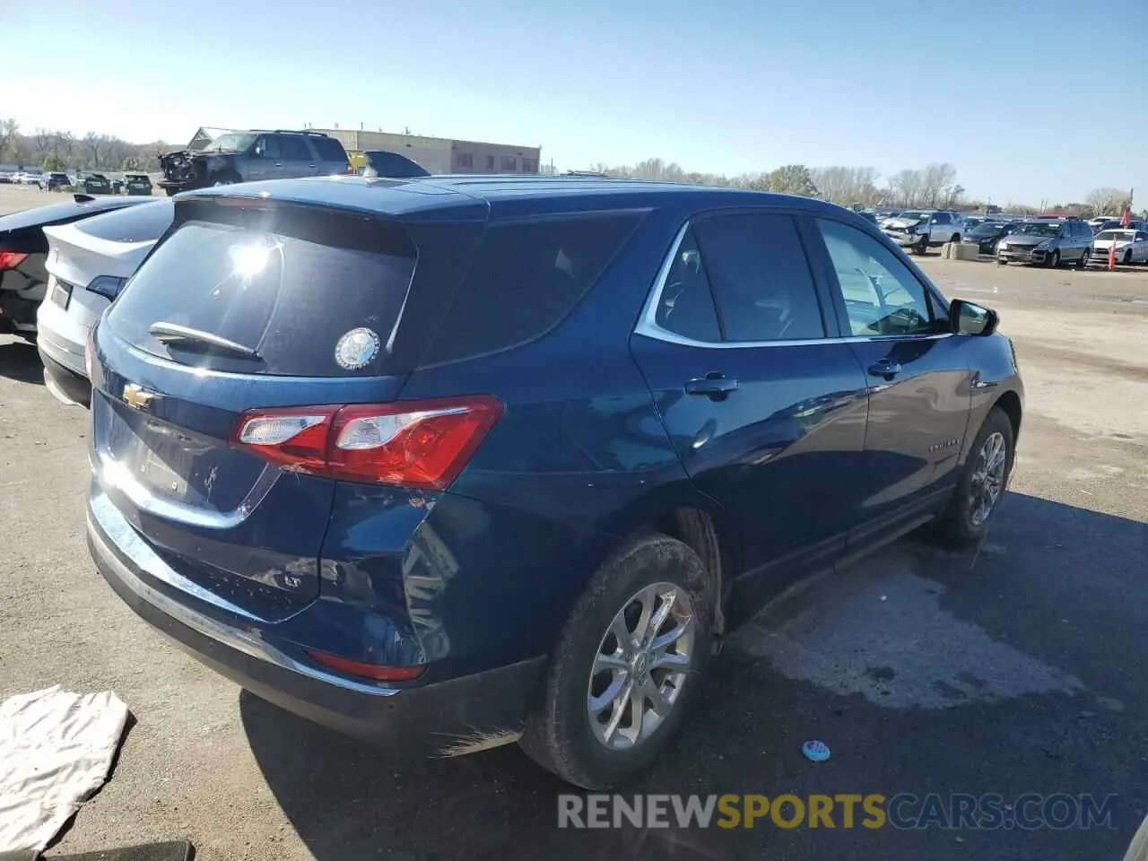 3 fotografías del automóvil dañado 2GNAXJEV3L6240446 CHEVROLET EQUINOX 2020