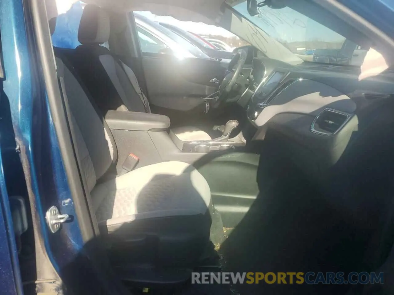 7 fotografías del automóvil dañado 2GNAXJEV3L6240446 CHEVROLET EQUINOX 2020