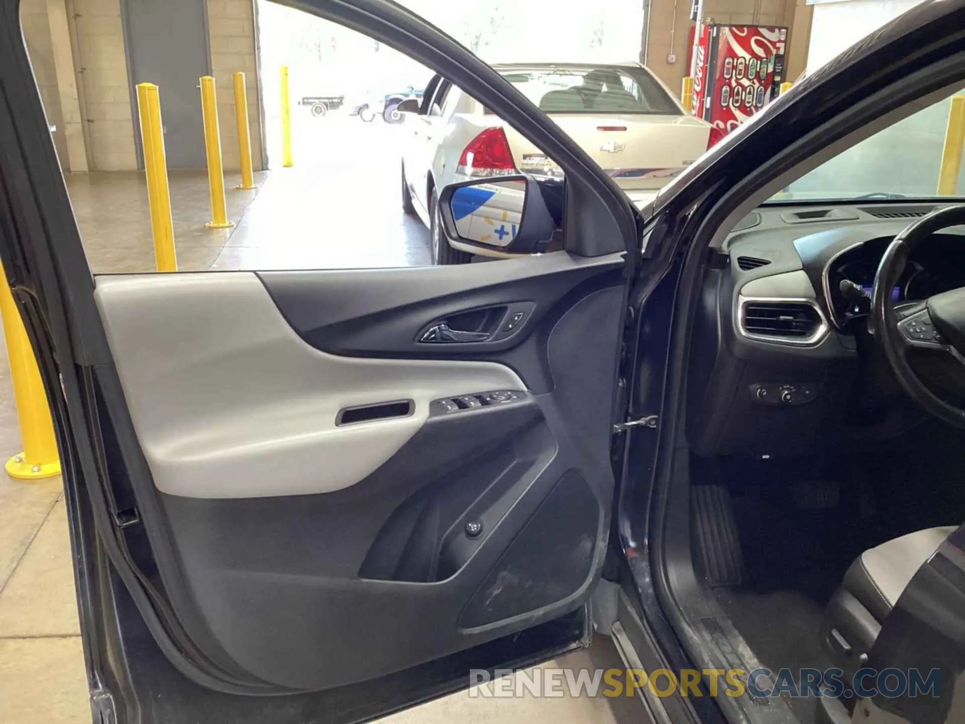 17 fotografías del automóvil dañado 2GNAXJEV4L6156071 CHEVROLET EQUINOX 2020