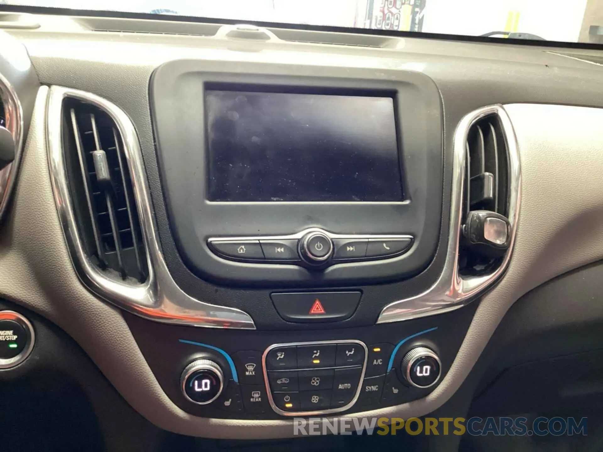 23 fotografías del automóvil dañado 2GNAXJEV4L6156071 CHEVROLET EQUINOX 2020