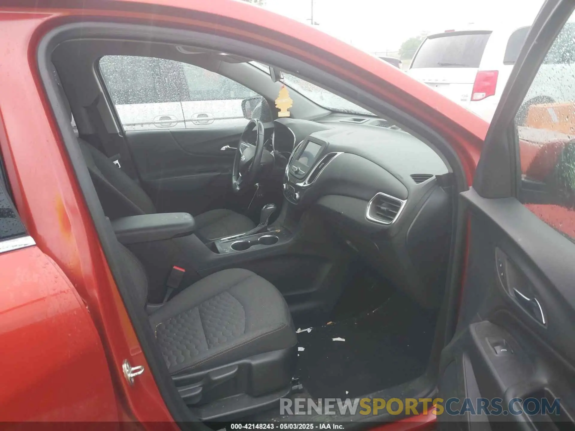 5 fotografías del automóvil dañado 2GNAXJEV4L6245574 CHEVROLET EQUINOX 2020