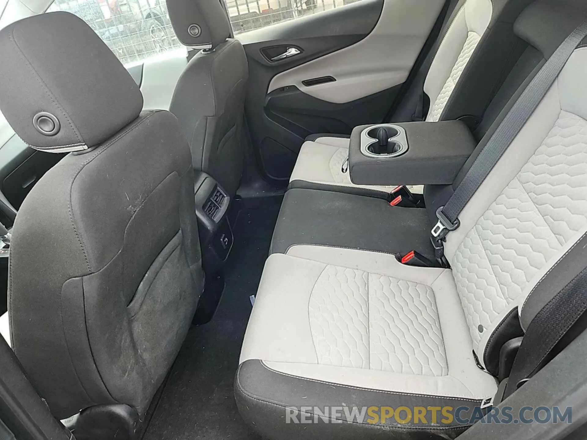 30 fotografías del automóvil dañado 2GNAXJEV5L6150893 CHEVROLET EQUINOX 2020