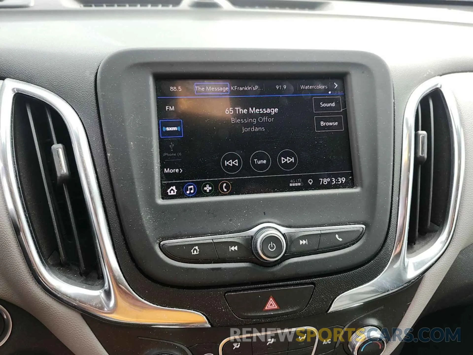 4 fotografías del automóvil dañado 2GNAXJEV5L6150893 CHEVROLET EQUINOX 2020