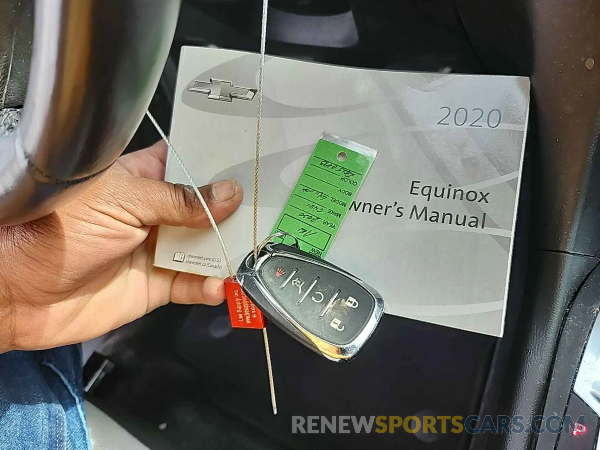 9 fotografías del automóvil dañado 2GNAXJEV5L6150893 CHEVROLET EQUINOX 2020