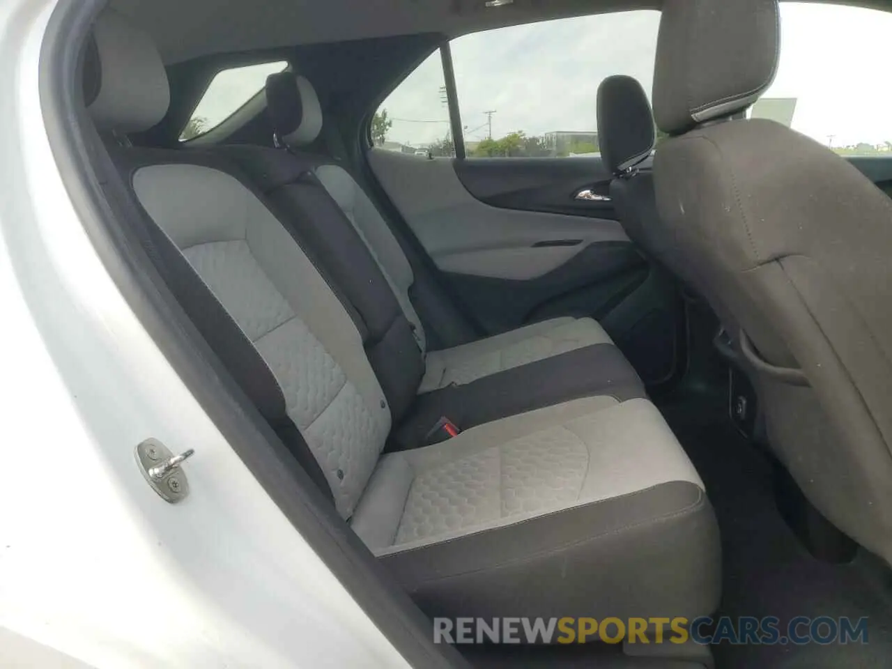11 fotografías del automóvil dañado 2GNAXJEV5L6186504 CHEVROLET EQUINOX 2020
