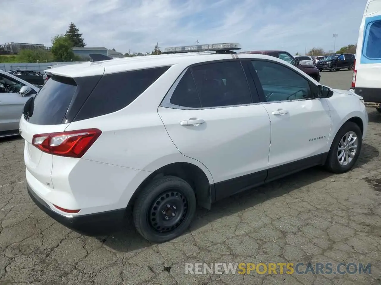 3 fotografías del automóvil dañado 2GNAXJEV5L6186504 CHEVROLET EQUINOX 2020