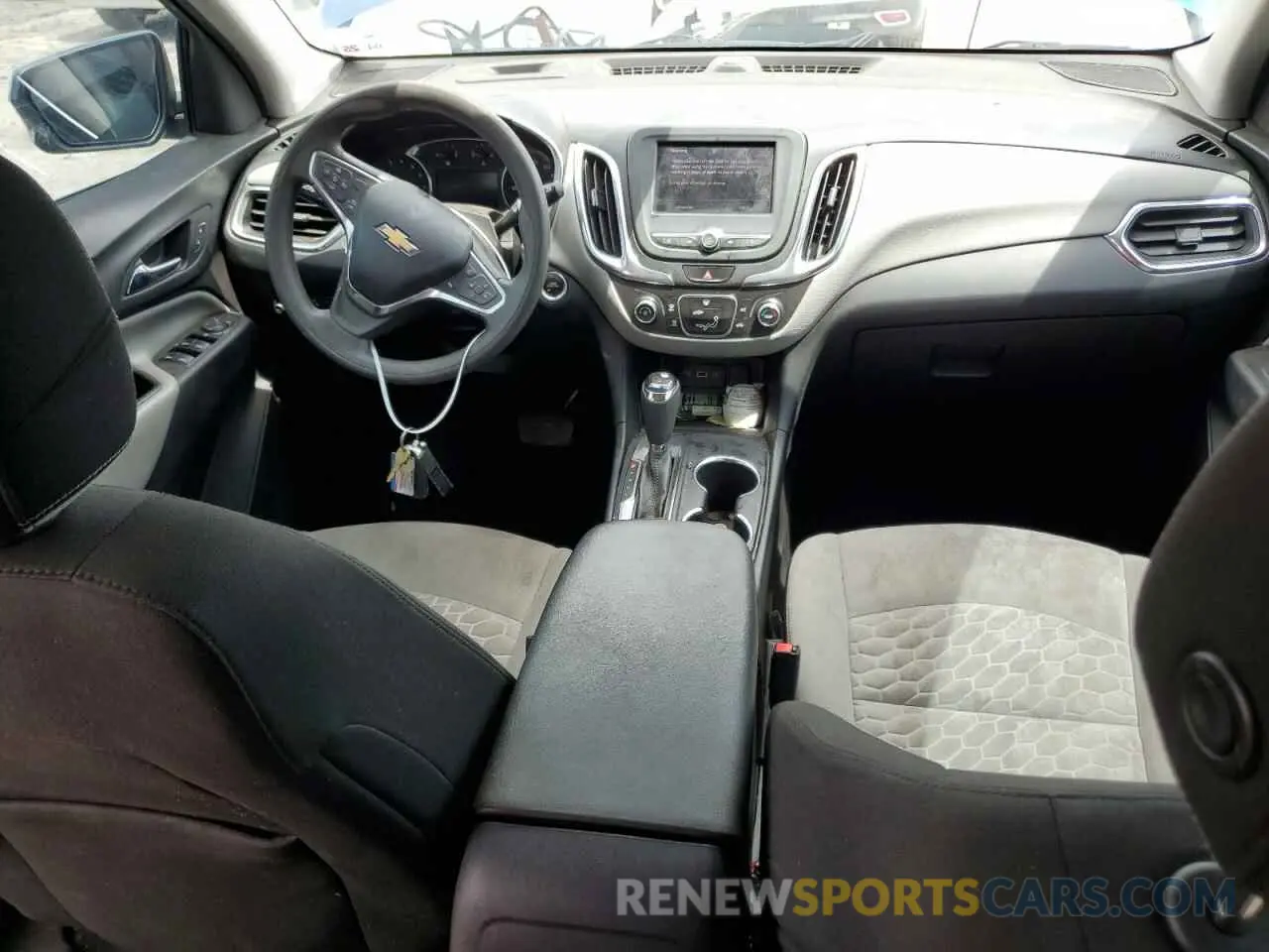 8 fotografías del automóvil dañado 2GNAXJEV5L6197132 CHEVROLET EQUINOX 2020
