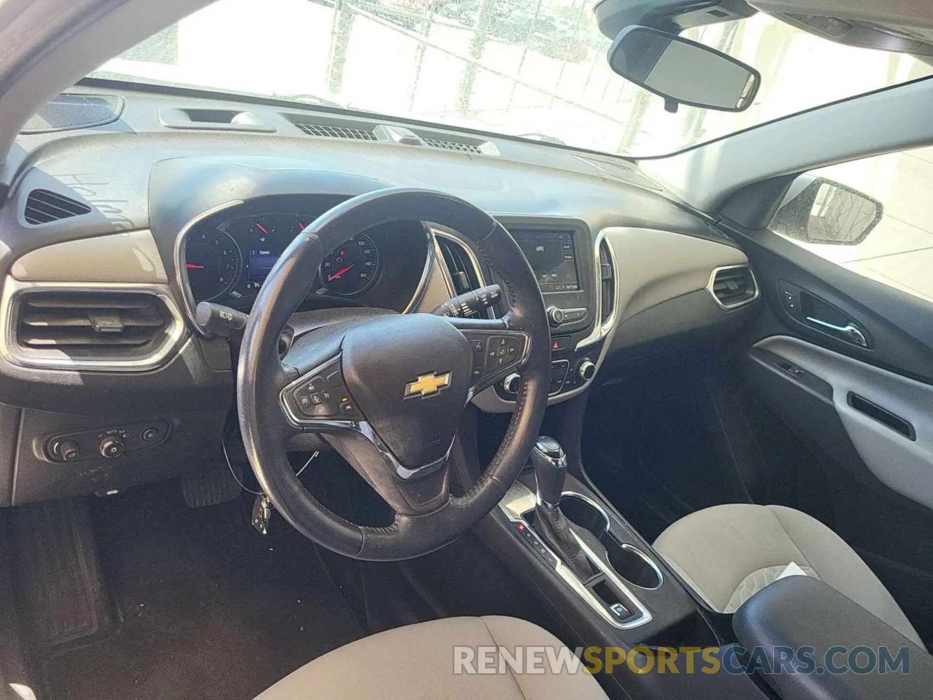 25 fotografías del automóvil dañado 2GNAXJEV5L6232297 CHEVROLET EQUINOX 2020