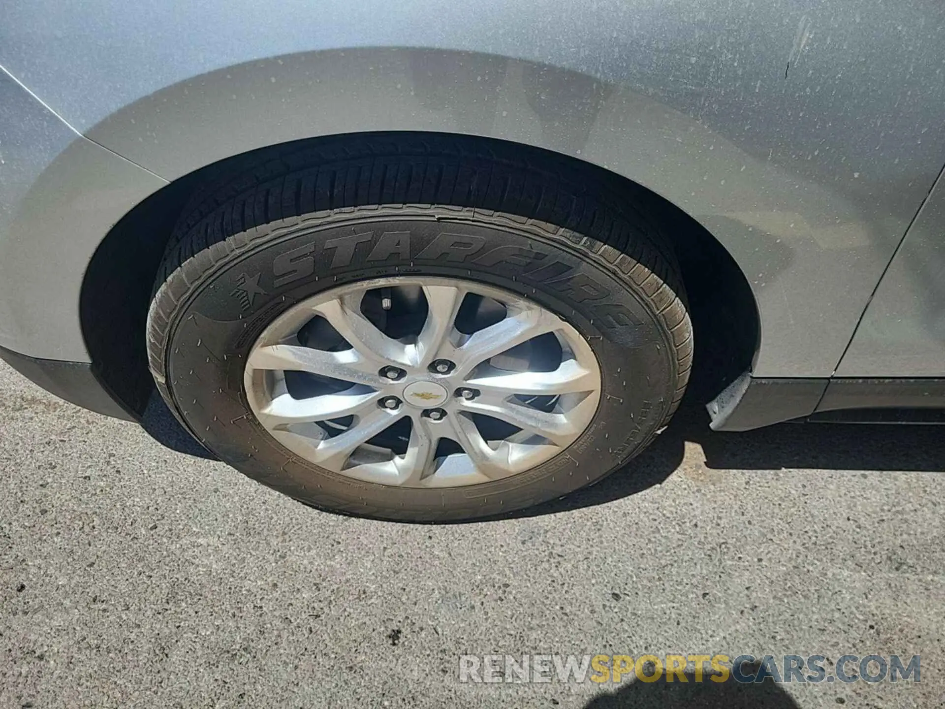 27 fotografías del automóvil dañado 2GNAXJEV5L6232297 CHEVROLET EQUINOX 2020