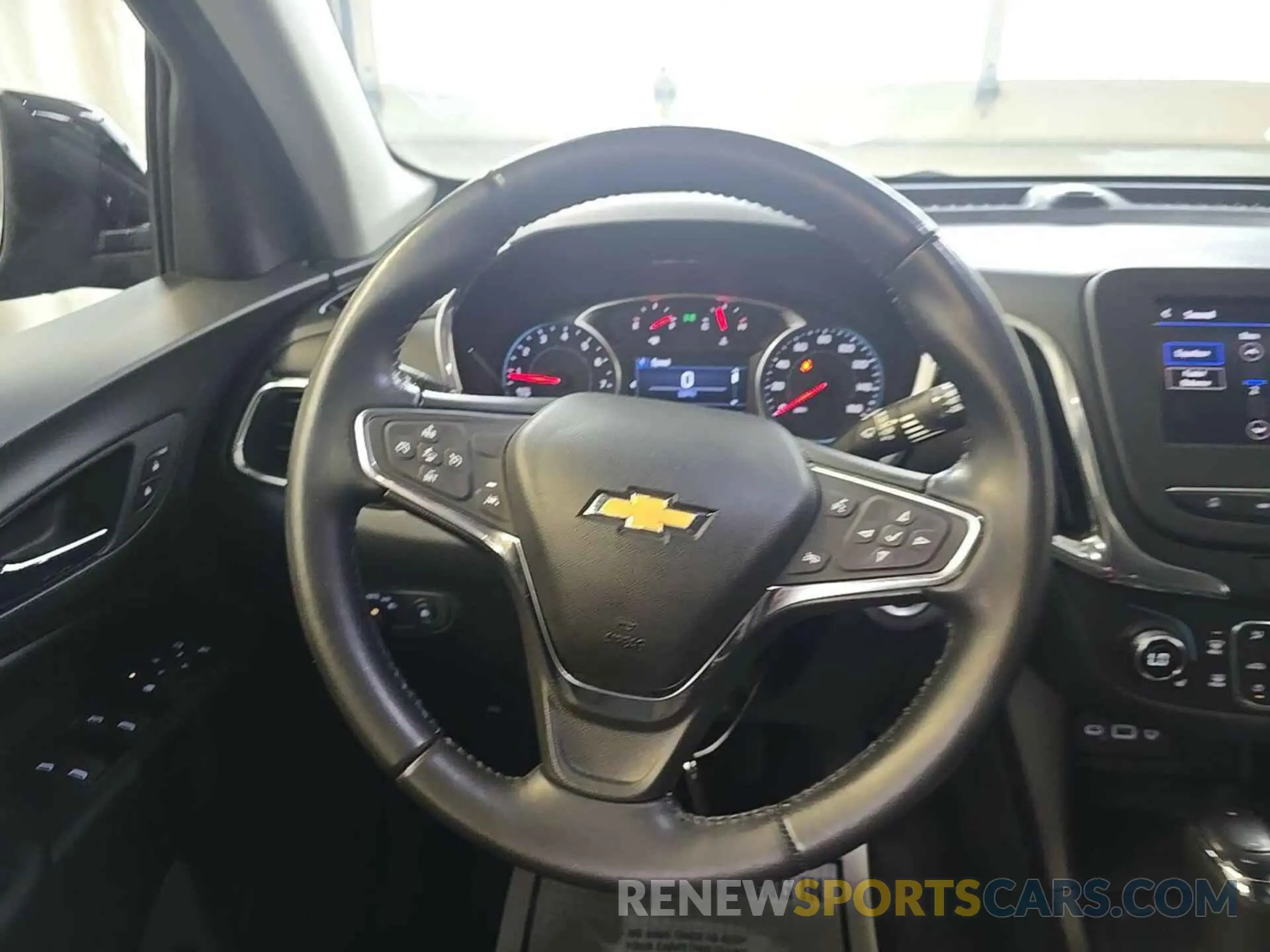31 fotografías del automóvil dañado 2GNAXJEV5L6232932 CHEVROLET EQUINOX 2020
