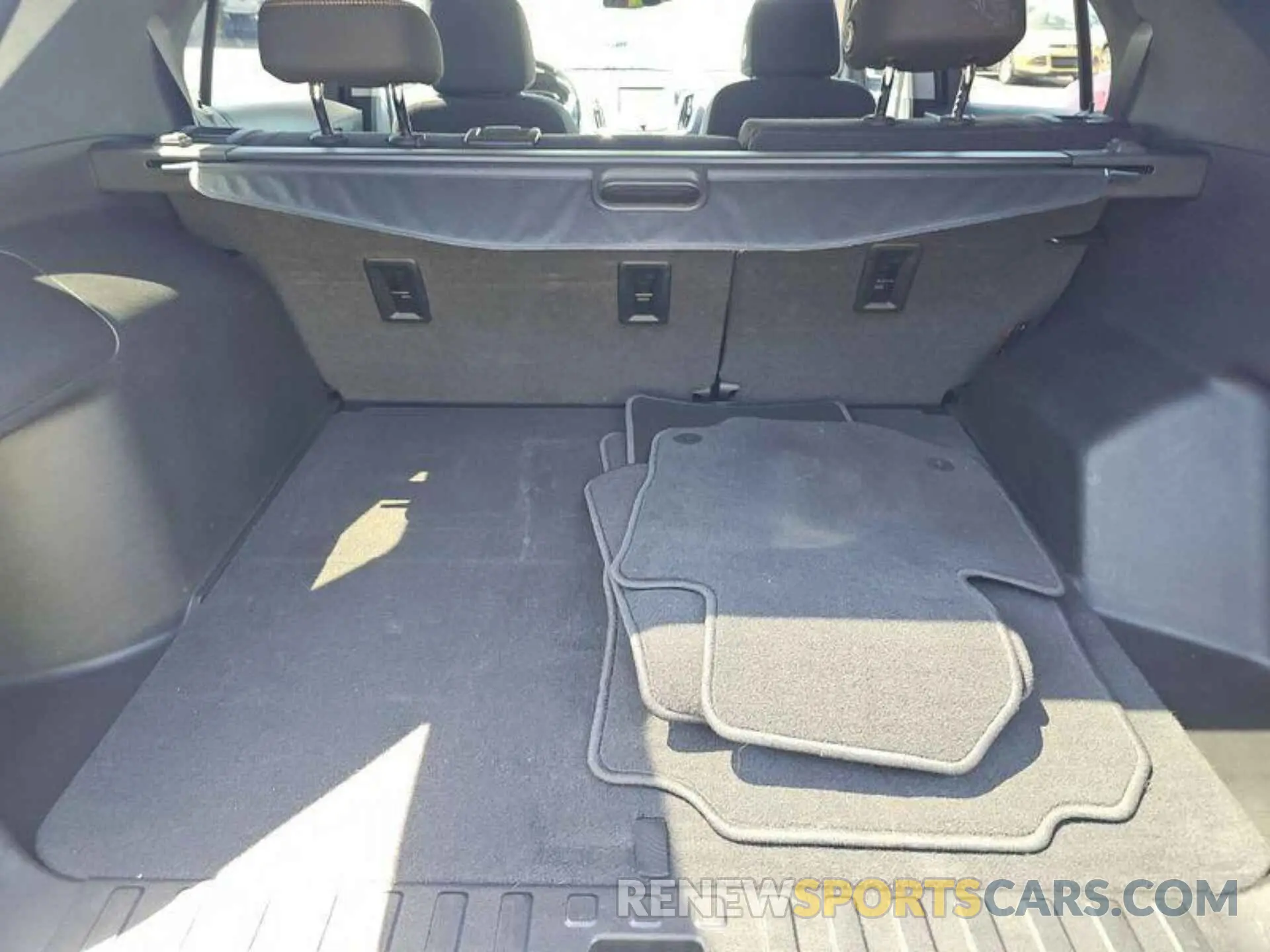 5 fotografías del automóvil dañado 2GNAXJEV5L6233448 CHEVROLET EQUINOX 2020