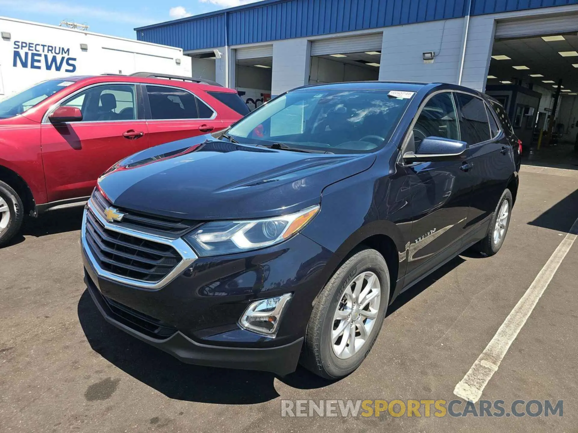 8 fotografías del automóvil dañado 2GNAXJEV5L6233448 CHEVROLET EQUINOX 2020