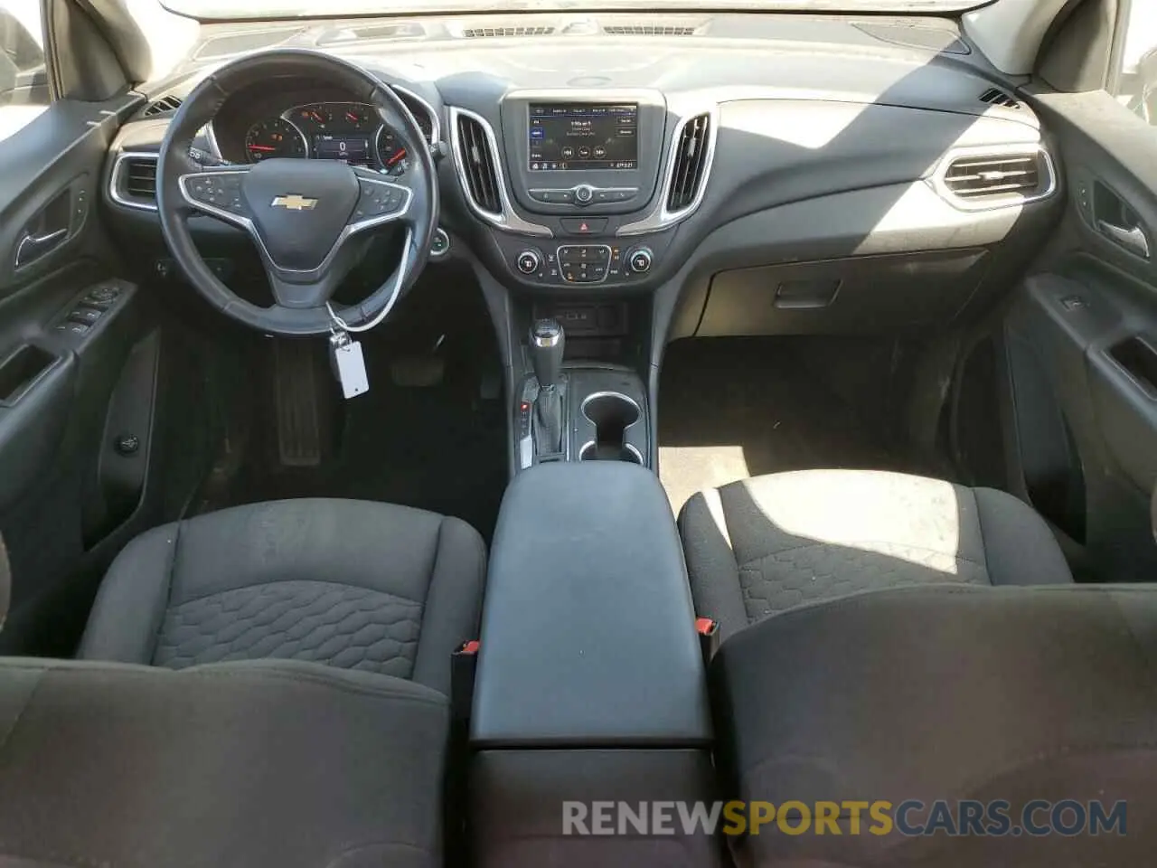 8 fotografías del automóvil dañado 2GNAXJEV6L6108538 CHEVROLET EQUINOX 2020