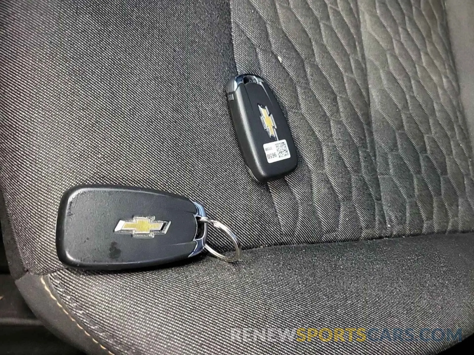 6 fotografías del automóvil dañado 2GNAXJEV6L6159621 CHEVROLET EQUINOX 2020