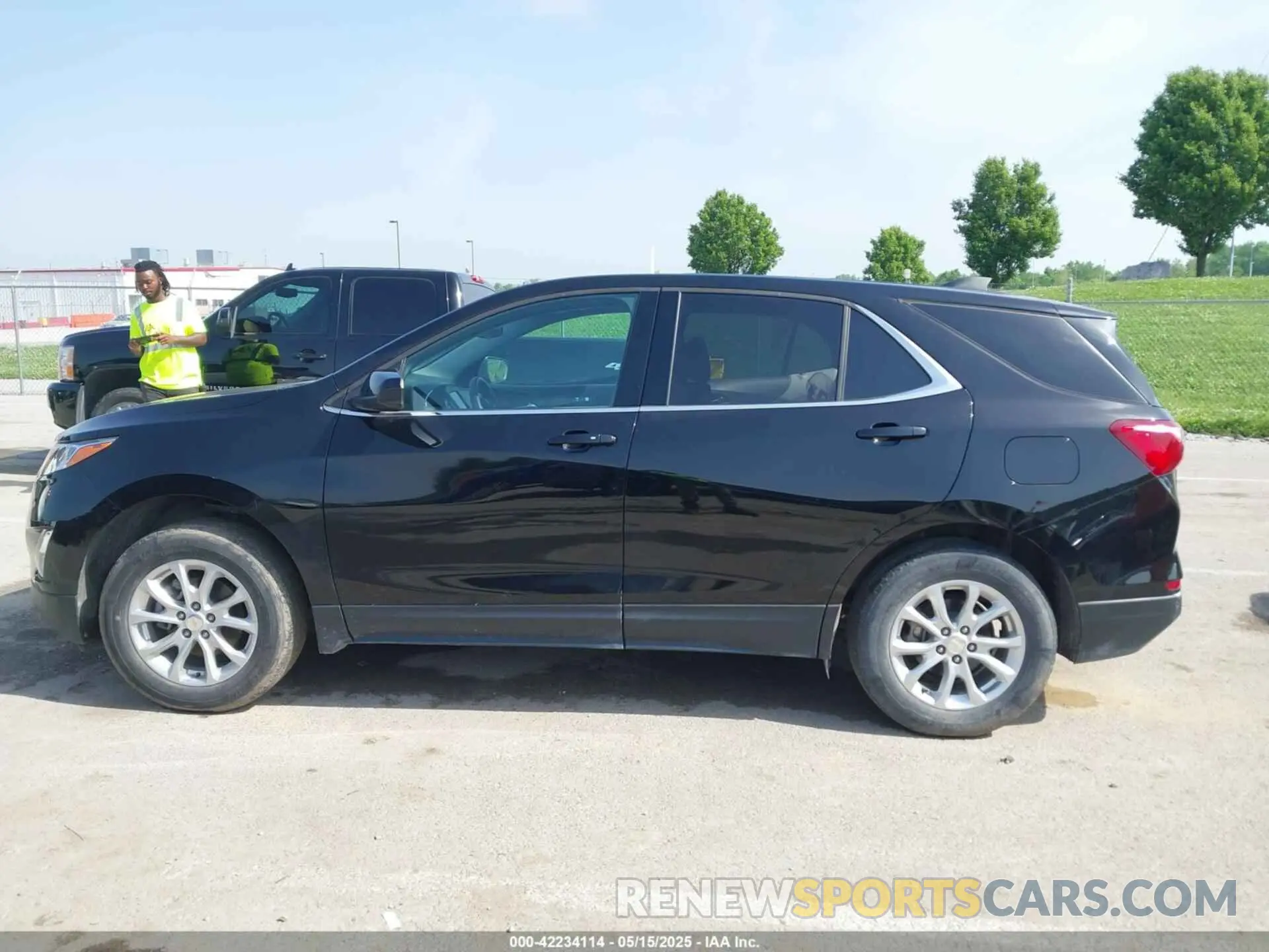 14 fotografías del automóvil dañado 2GNAXJEV6L6169601 CHEVROLET EQUINOX 2020