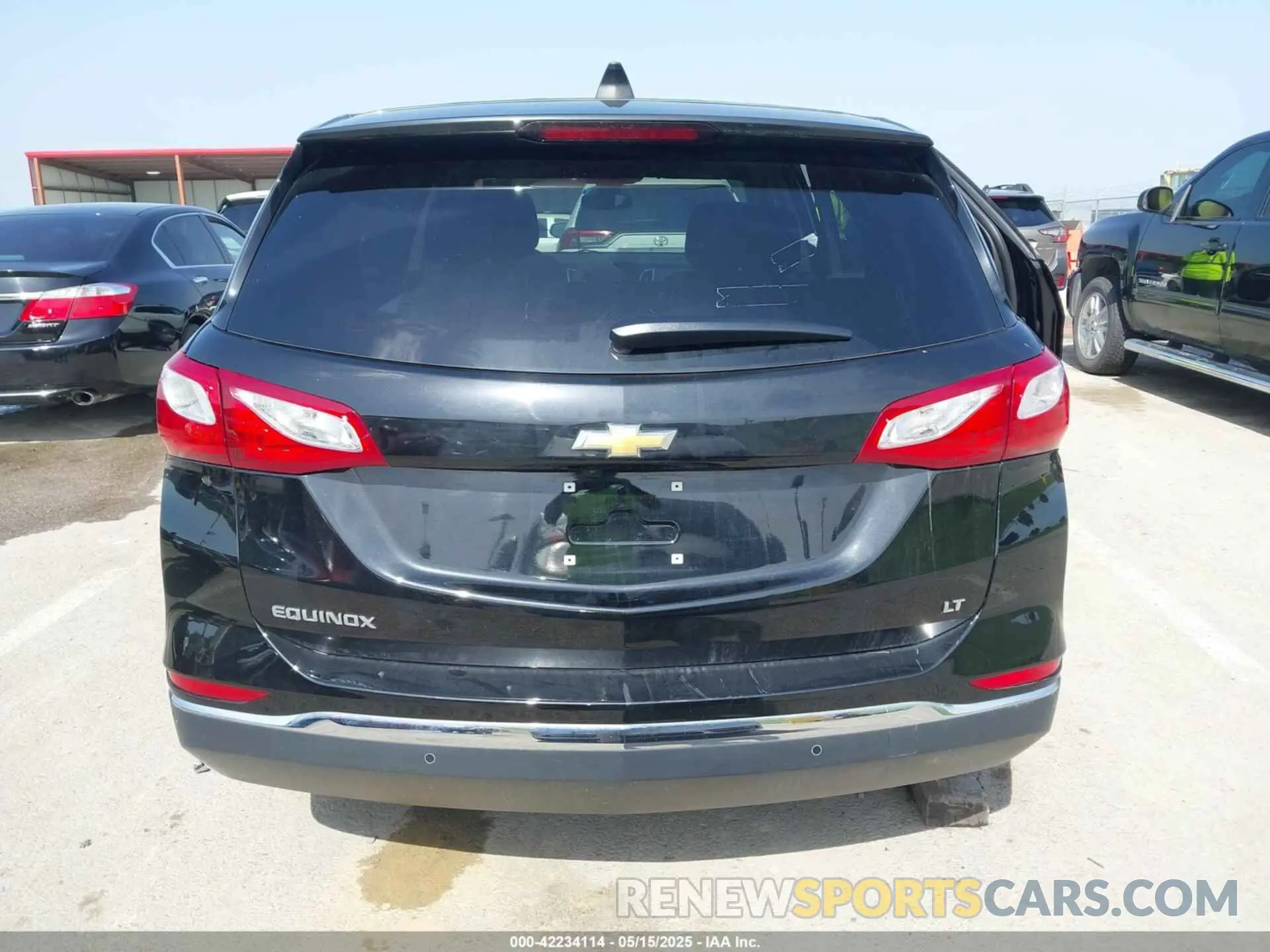 16 fotografías del automóvil dañado 2GNAXJEV6L6169601 CHEVROLET EQUINOX 2020