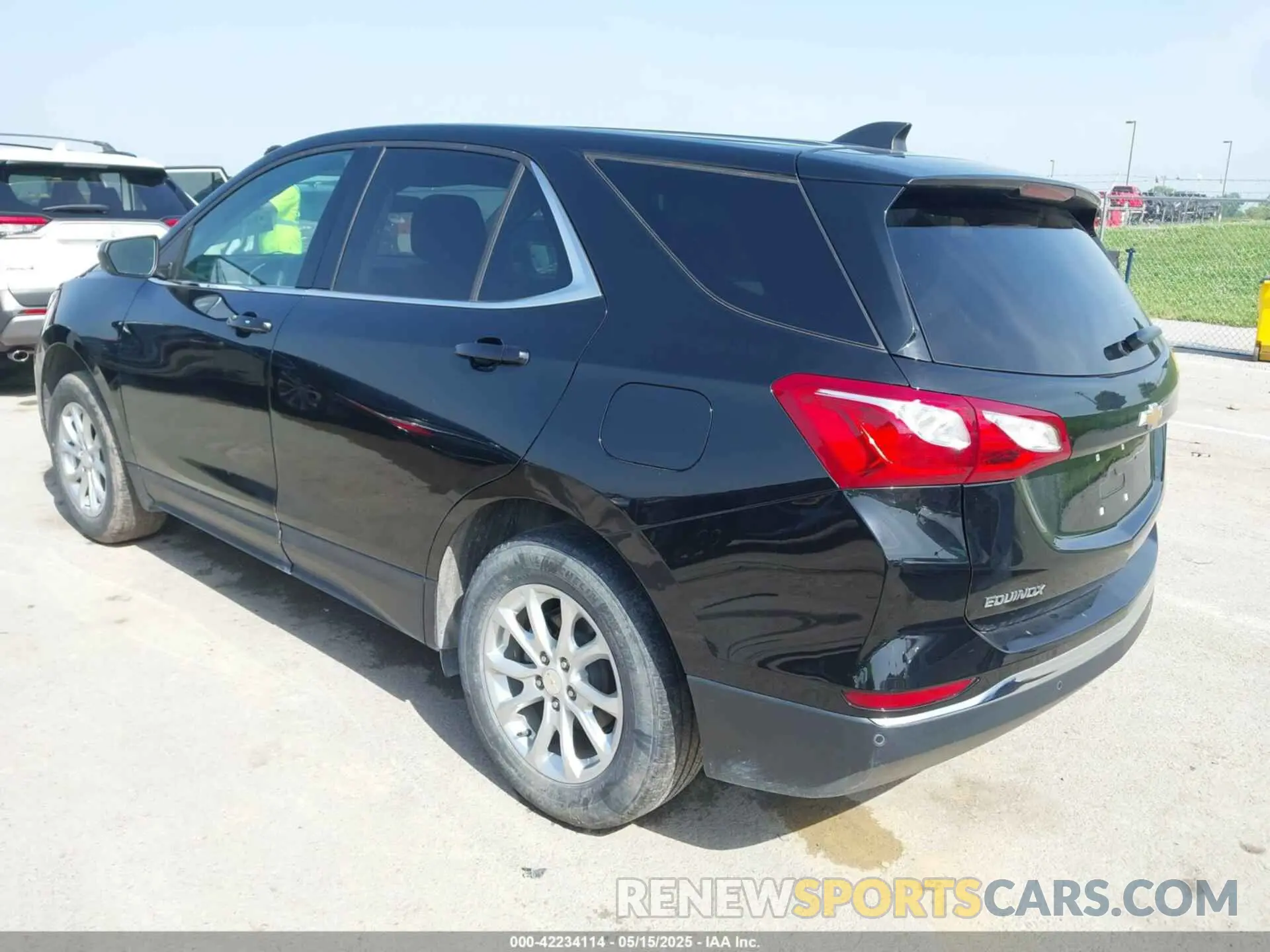3 fotografías del automóvil dañado 2GNAXJEV6L6169601 CHEVROLET EQUINOX 2020