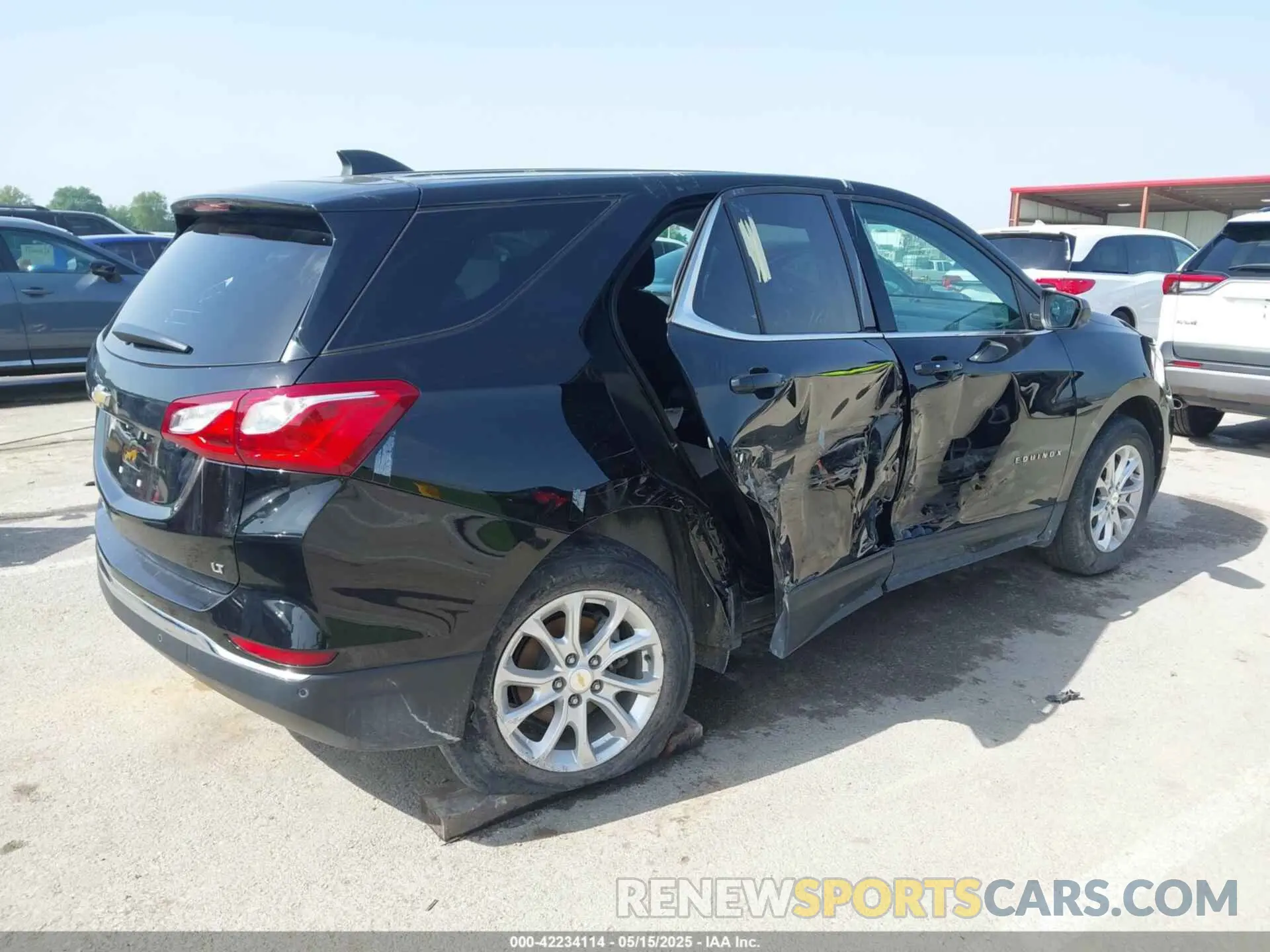 4 fotografías del automóvil dañado 2GNAXJEV6L6169601 CHEVROLET EQUINOX 2020