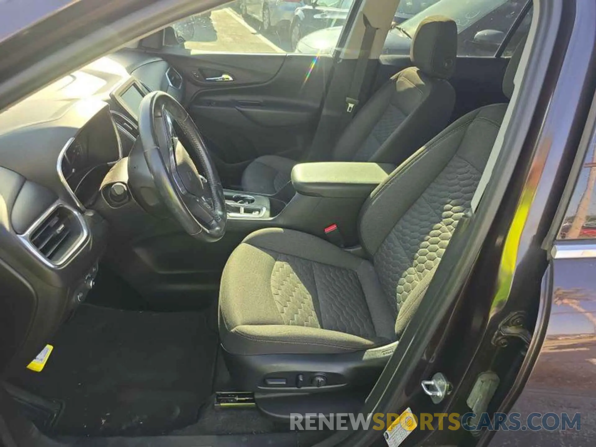 17 fotografías del automóvil dañado 2GNAXJEV6L6176001 CHEVROLET EQUINOX 2020