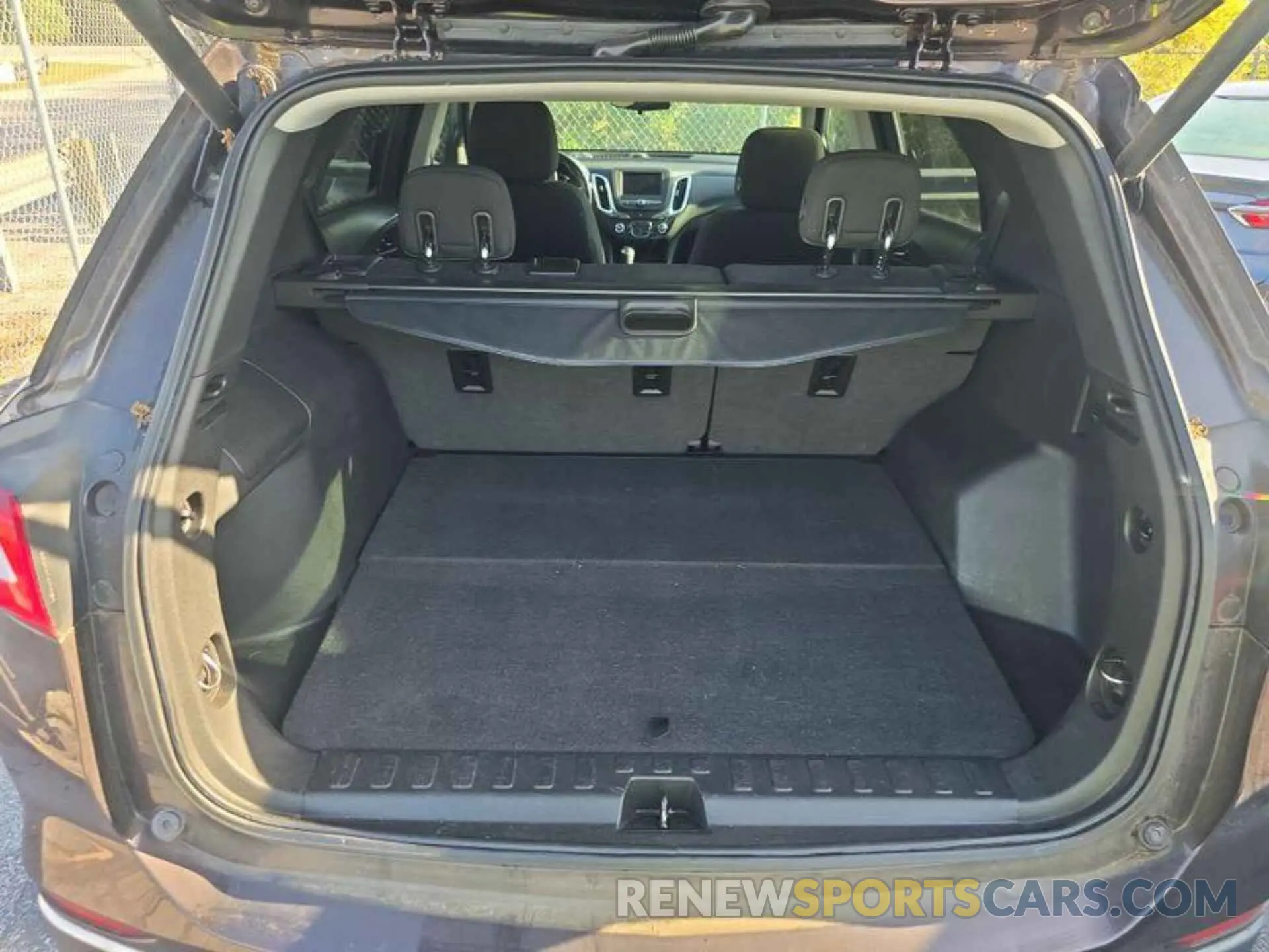 4 fotografías del automóvil dañado 2GNAXJEV6L6176001 CHEVROLET EQUINOX 2020