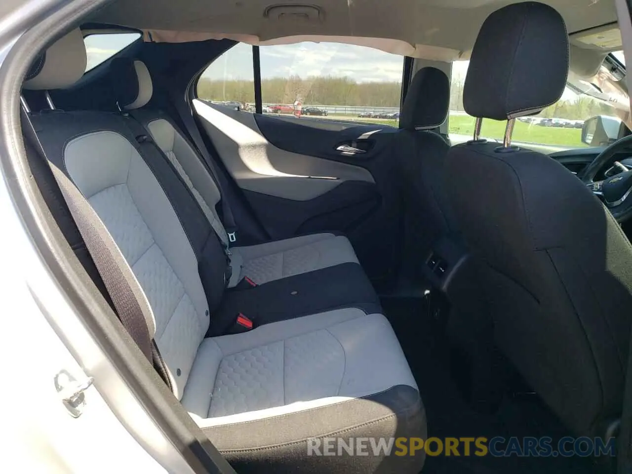 11 fotografías del automóvil dañado 2GNAXJEV6L6199407 CHEVROLET EQUINOX 2020
