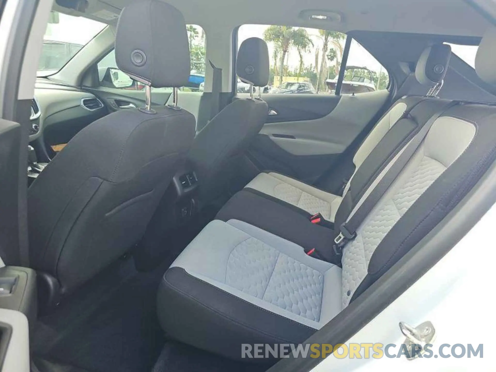 10 fotografías del automóvil dañado 2GNAXJEV6L6240022 CHEVROLET EQUINOX 2020