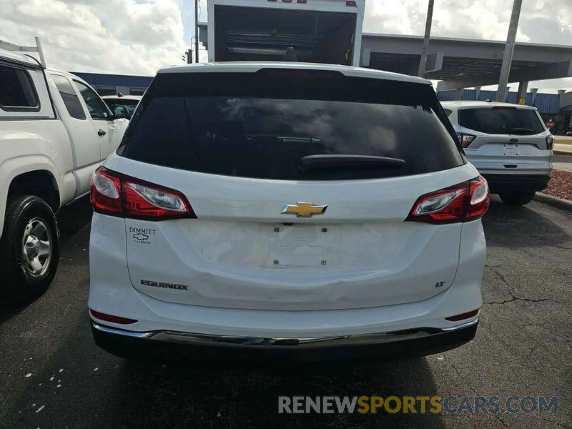 15 fotografías del automóvil dañado 2GNAXJEV6L6240022 CHEVROLET EQUINOX 2020